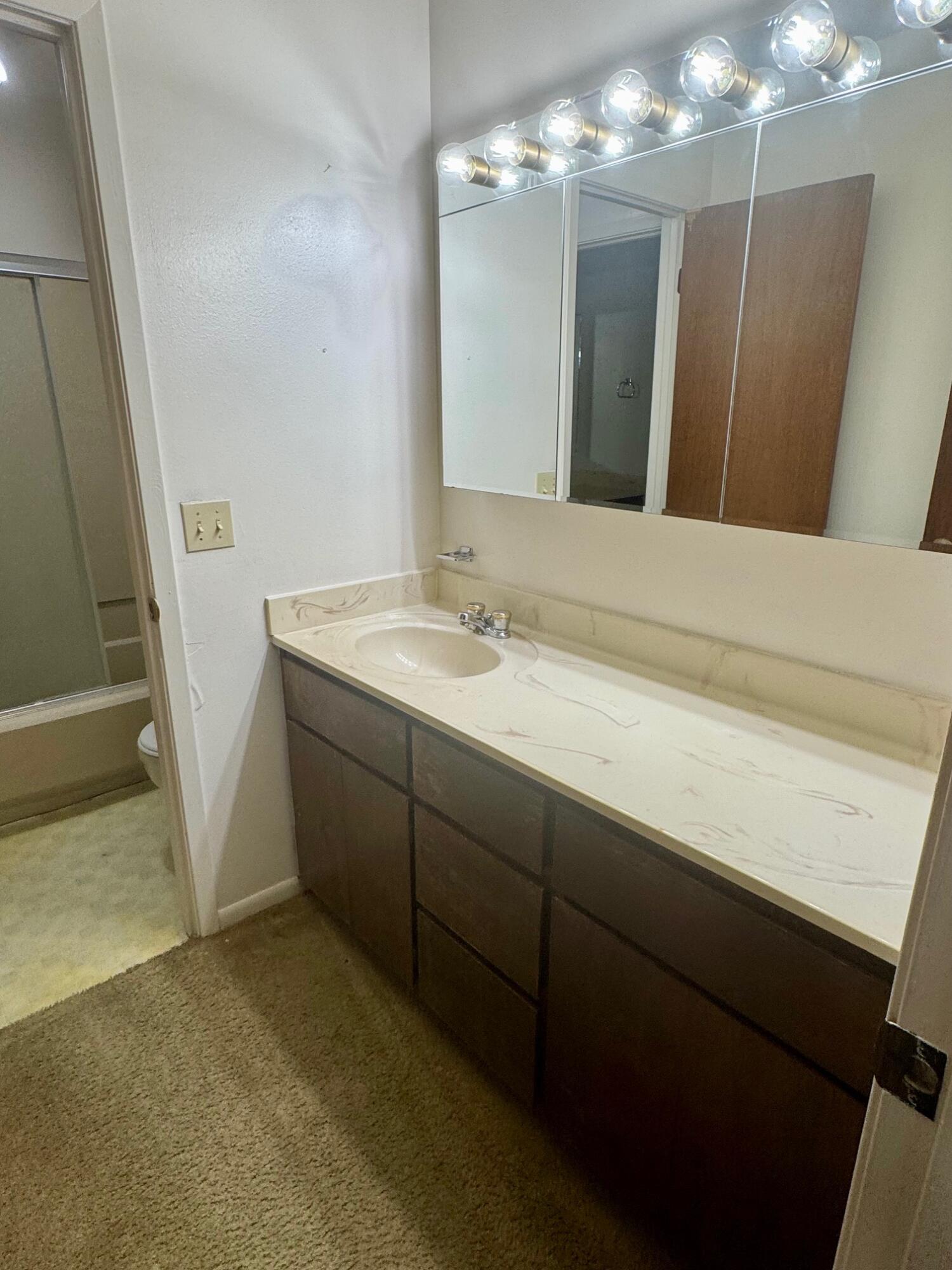 CEDAR AVE CONDO - Residential Lease