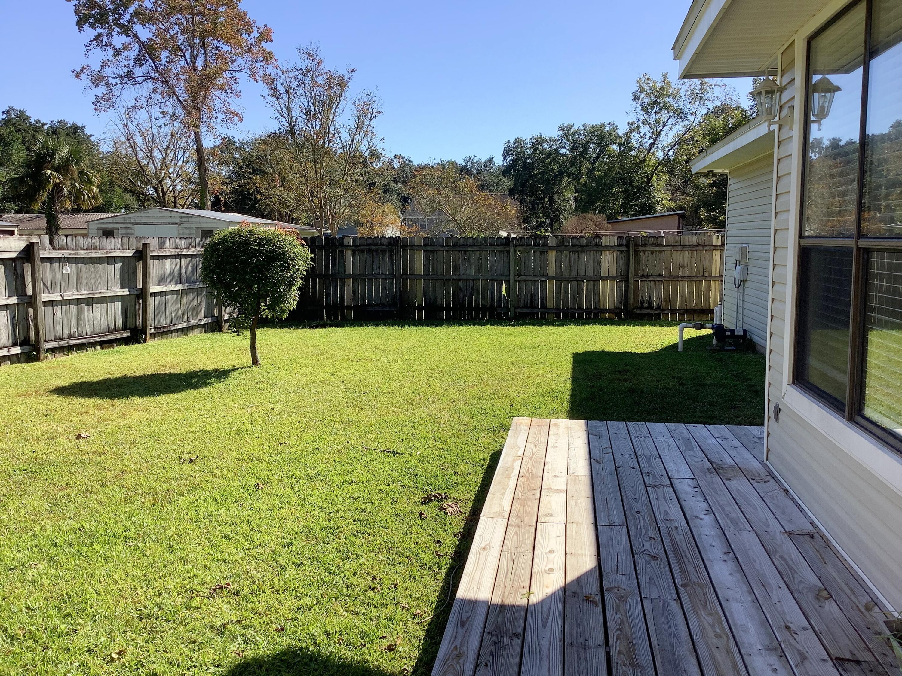 CLOVERDALE S/D 1ST ADDN - Residential