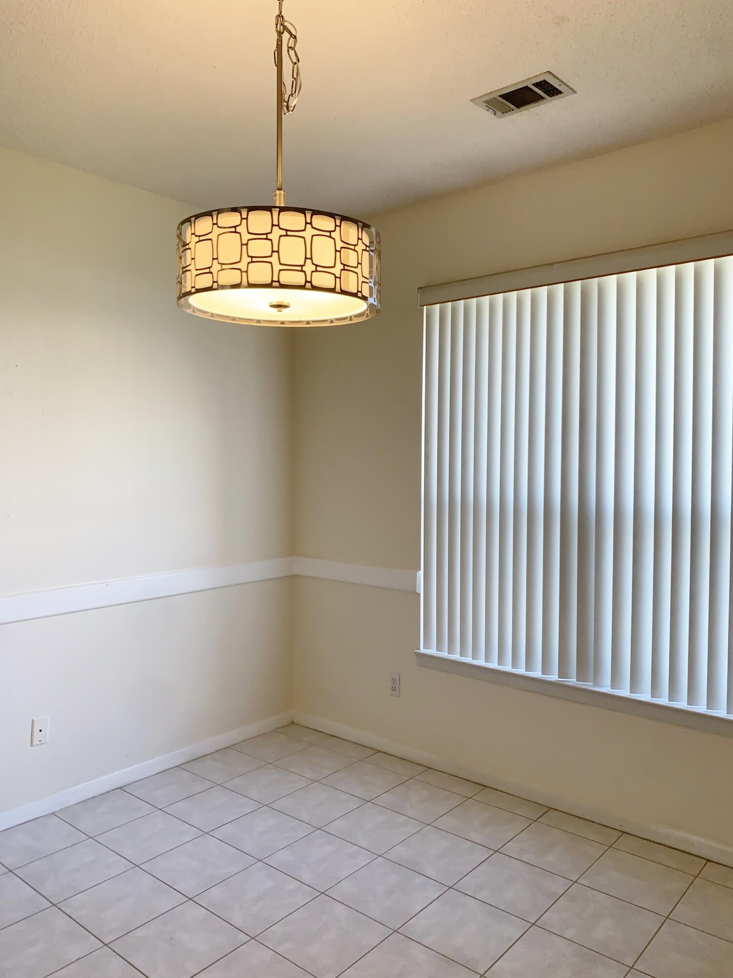 CLOVERDALE S/D 1ST ADDN - Residential
