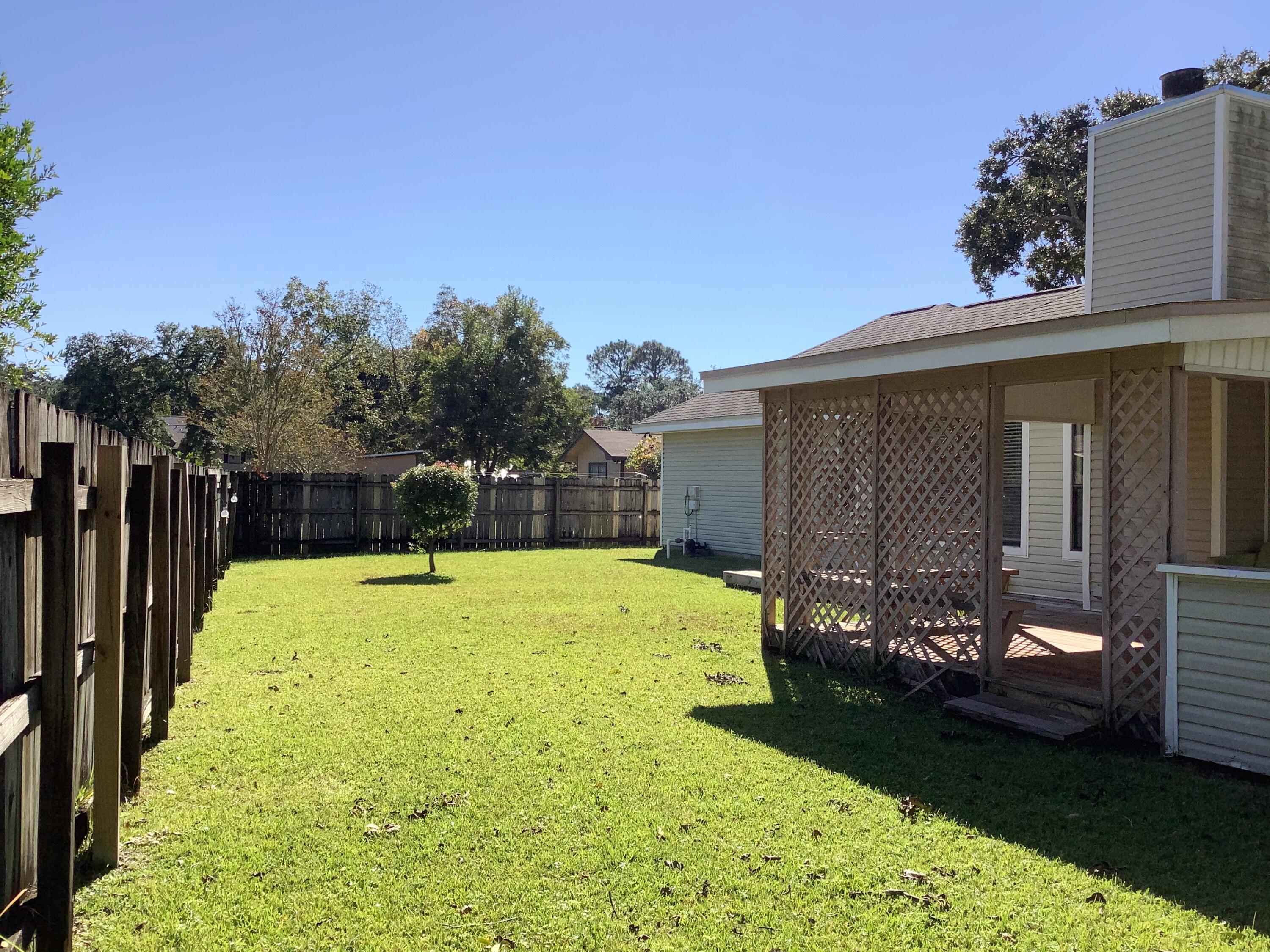 CLOVERDALE S/D 1ST ADDN - Residential