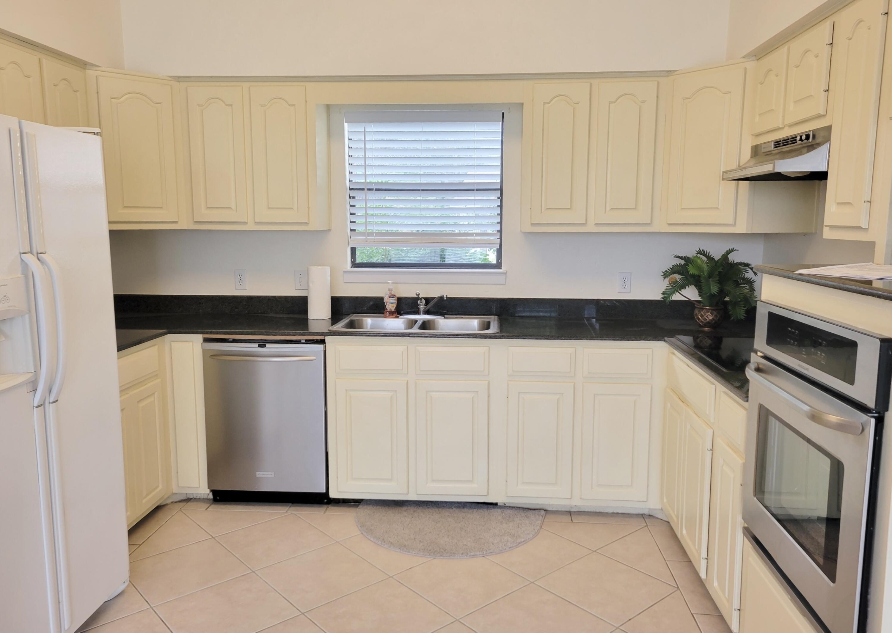 CLOVERDALE S/D 1ST ADDN - Residential
