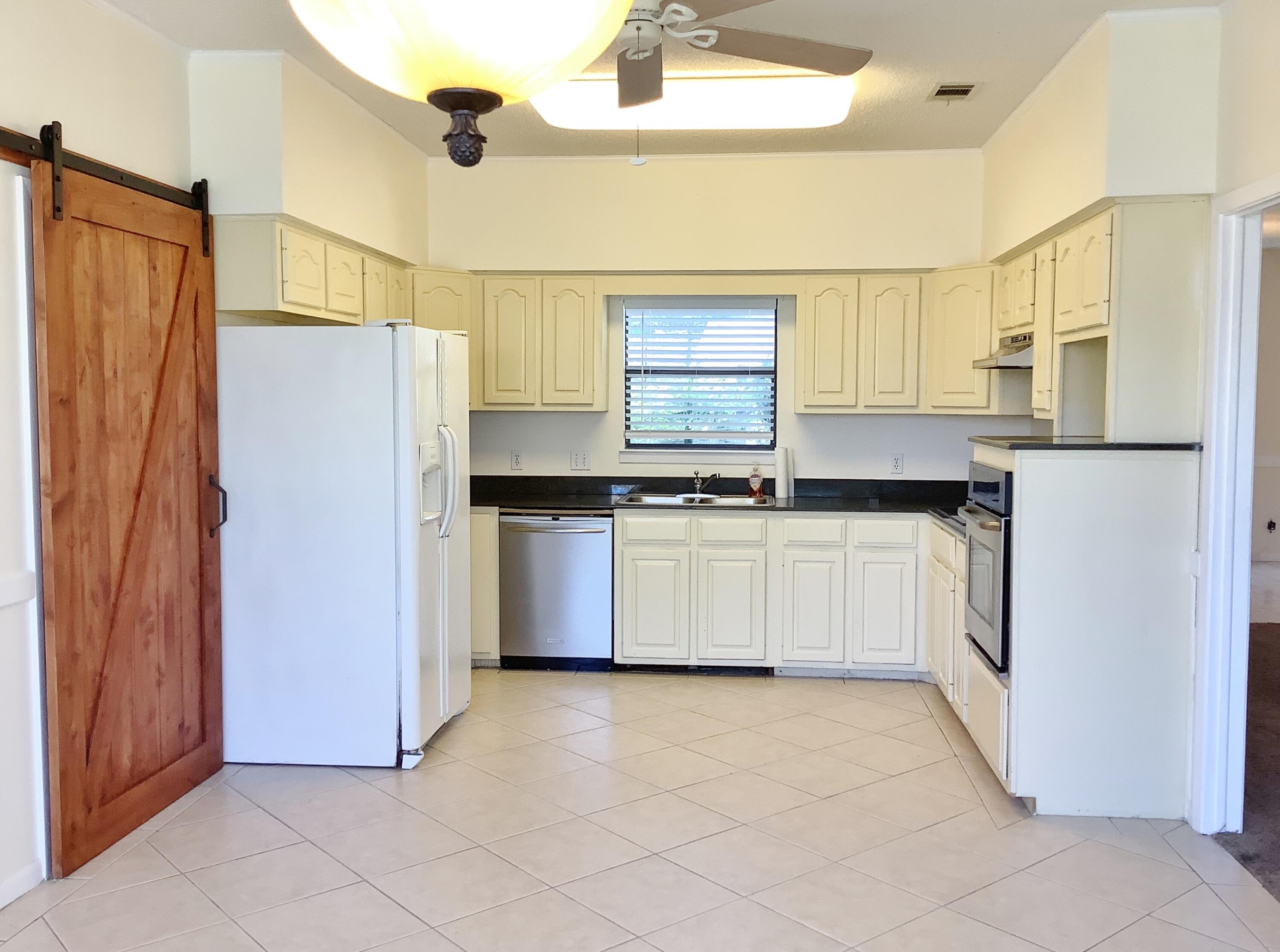 CLOVERDALE S/D 1ST ADDN - Residential