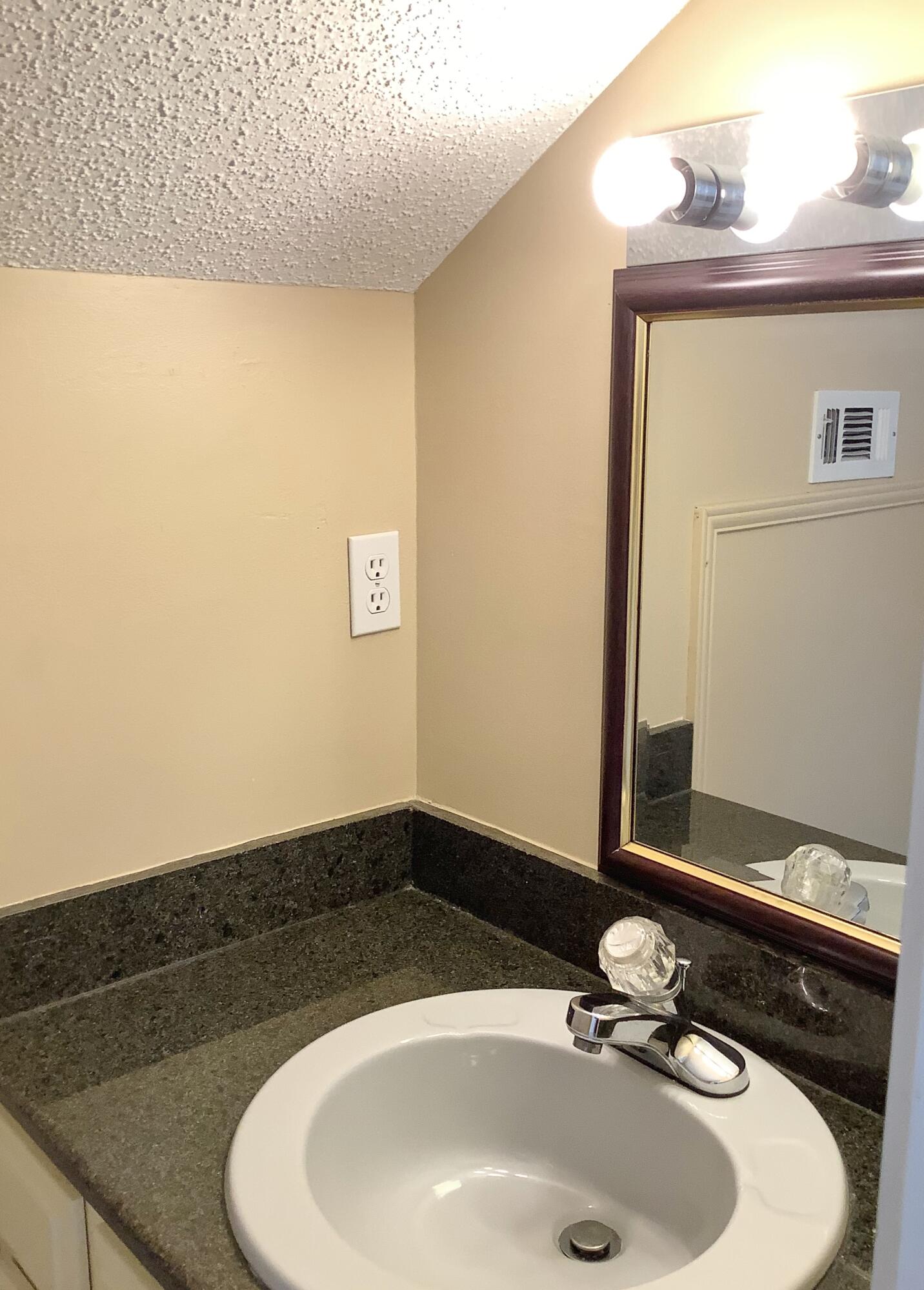 CLOVERDALE S/D 1ST ADDN - Residential