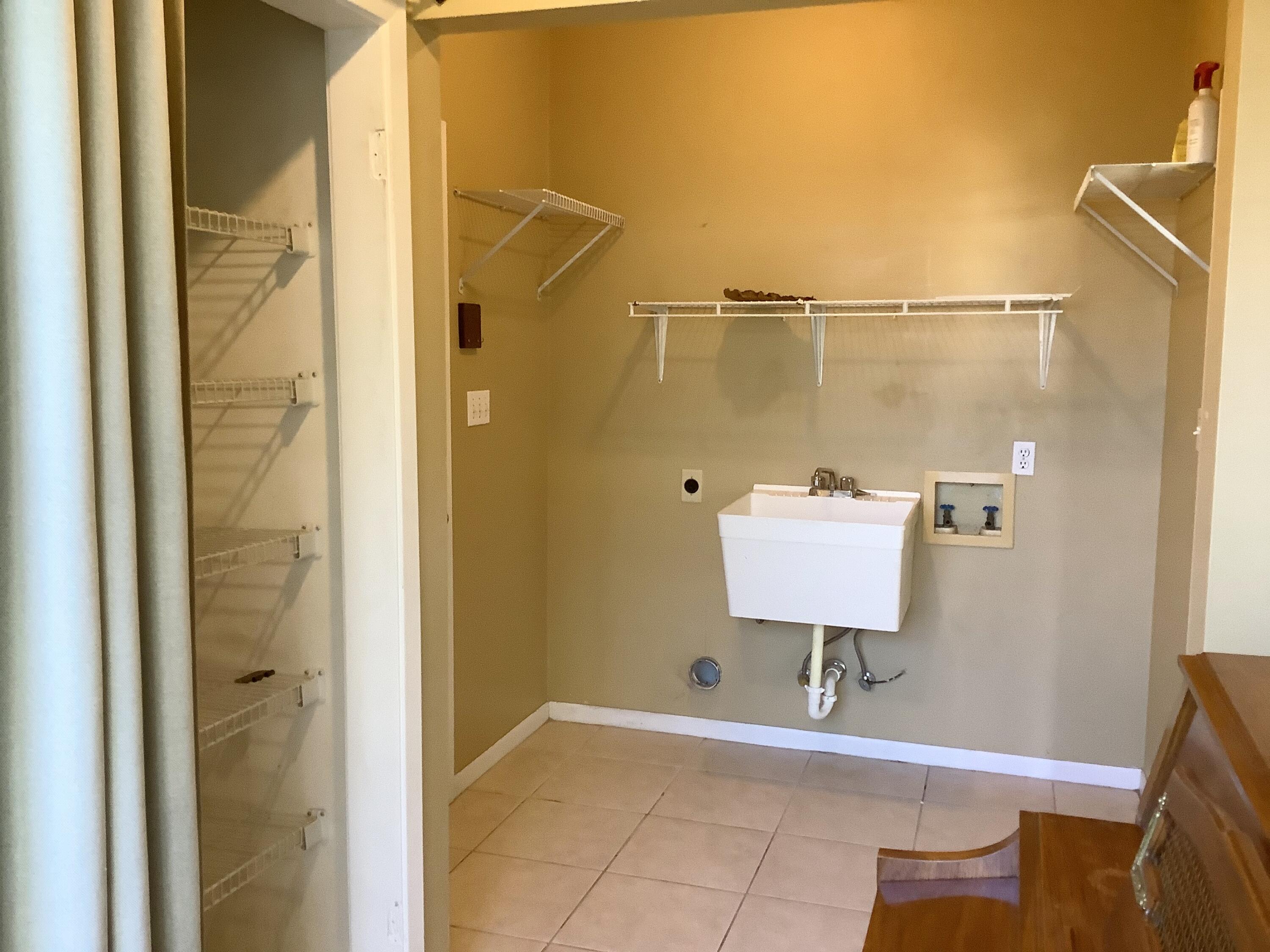 CLOVERDALE S/D 1ST ADDN - Residential