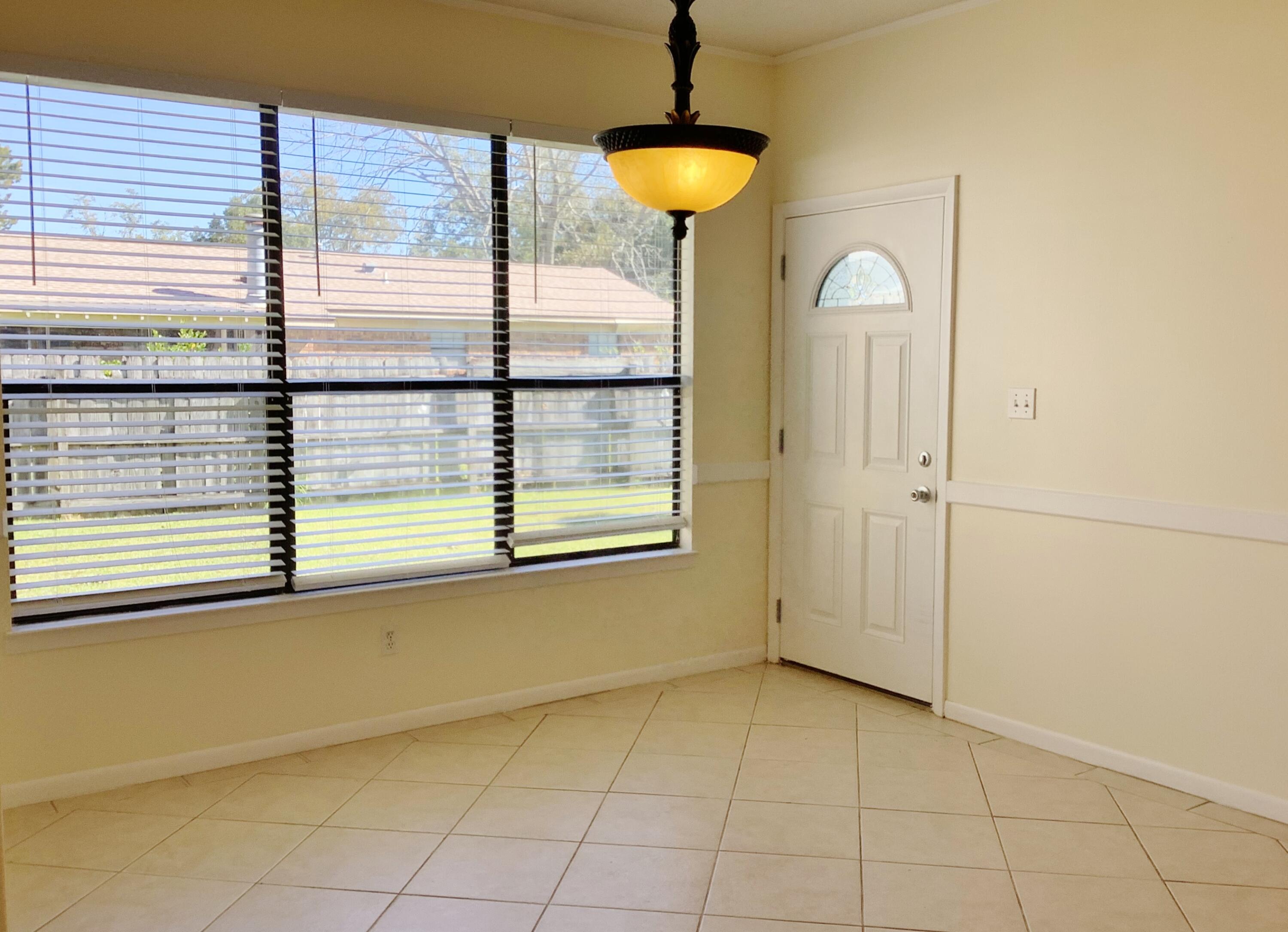 CLOVERDALE S/D 1ST ADDN - Residential