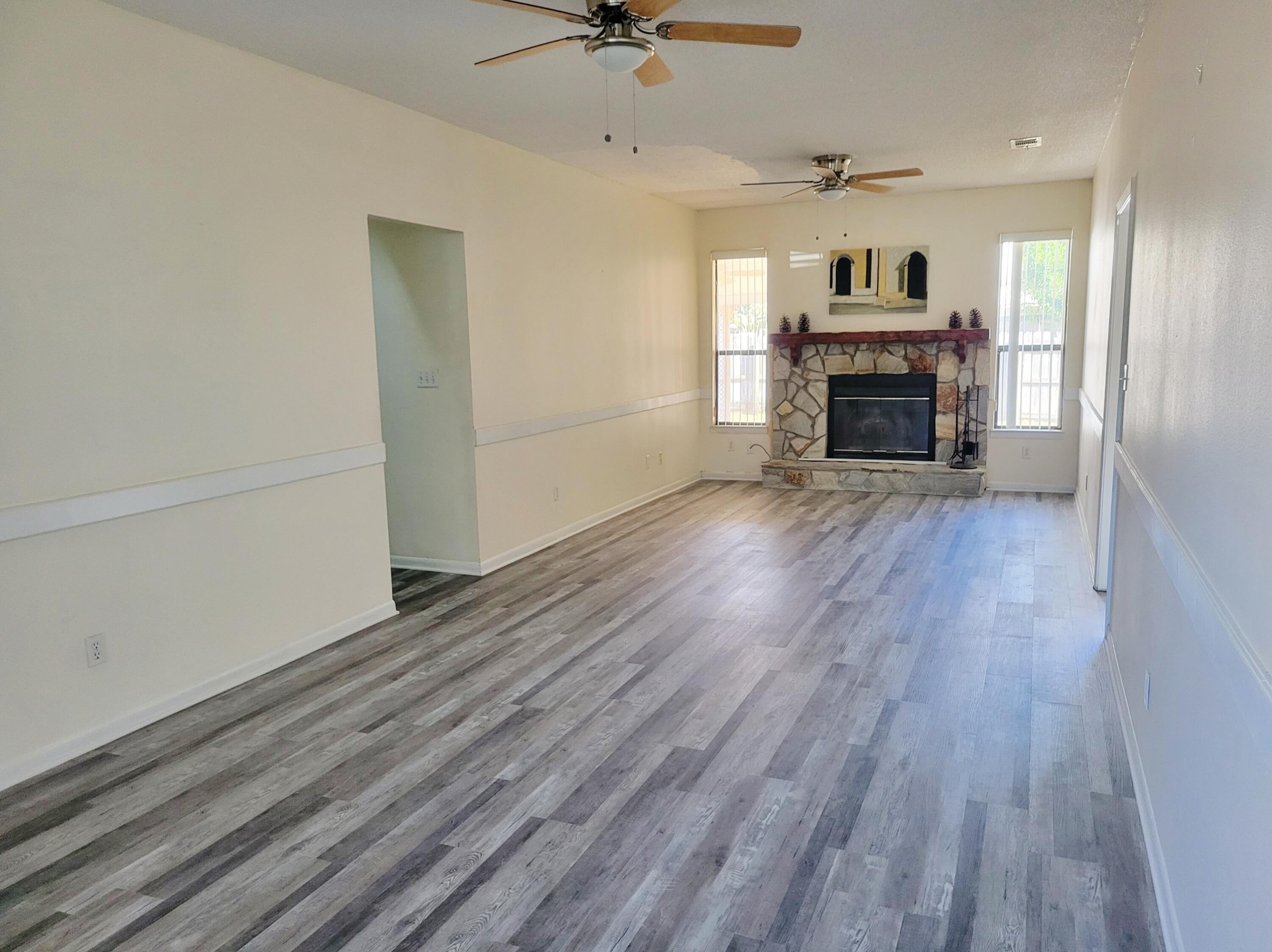 CLOVERDALE S/D 1ST ADDN - Residential