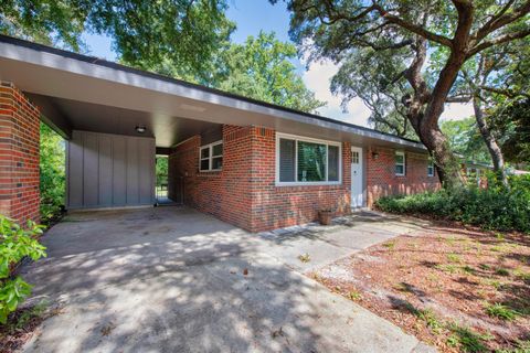 A home in Fort Walton Beach