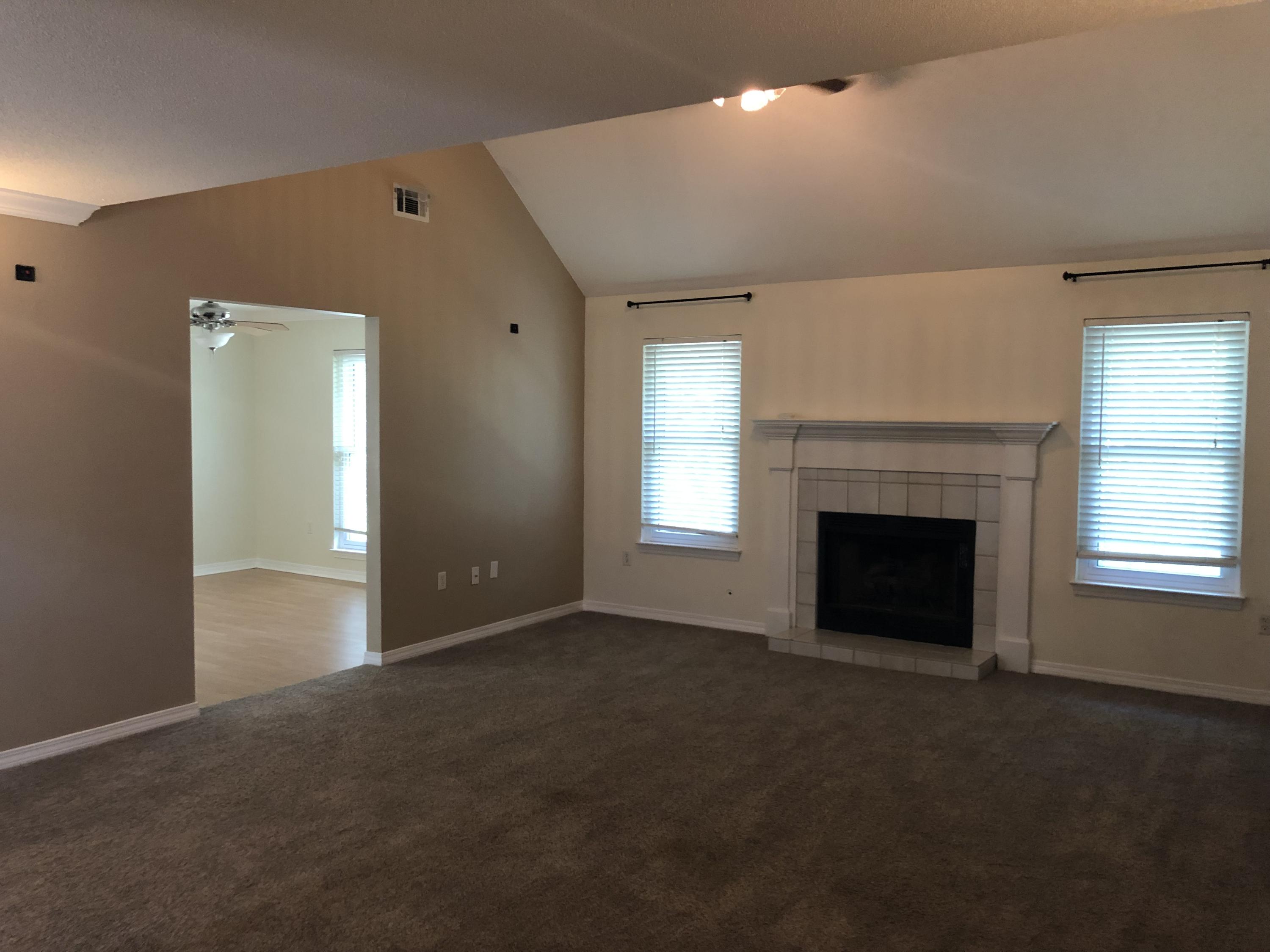 PARKWOOD ESTATES PH 1 BLUEWATER BAY - Residential Lease