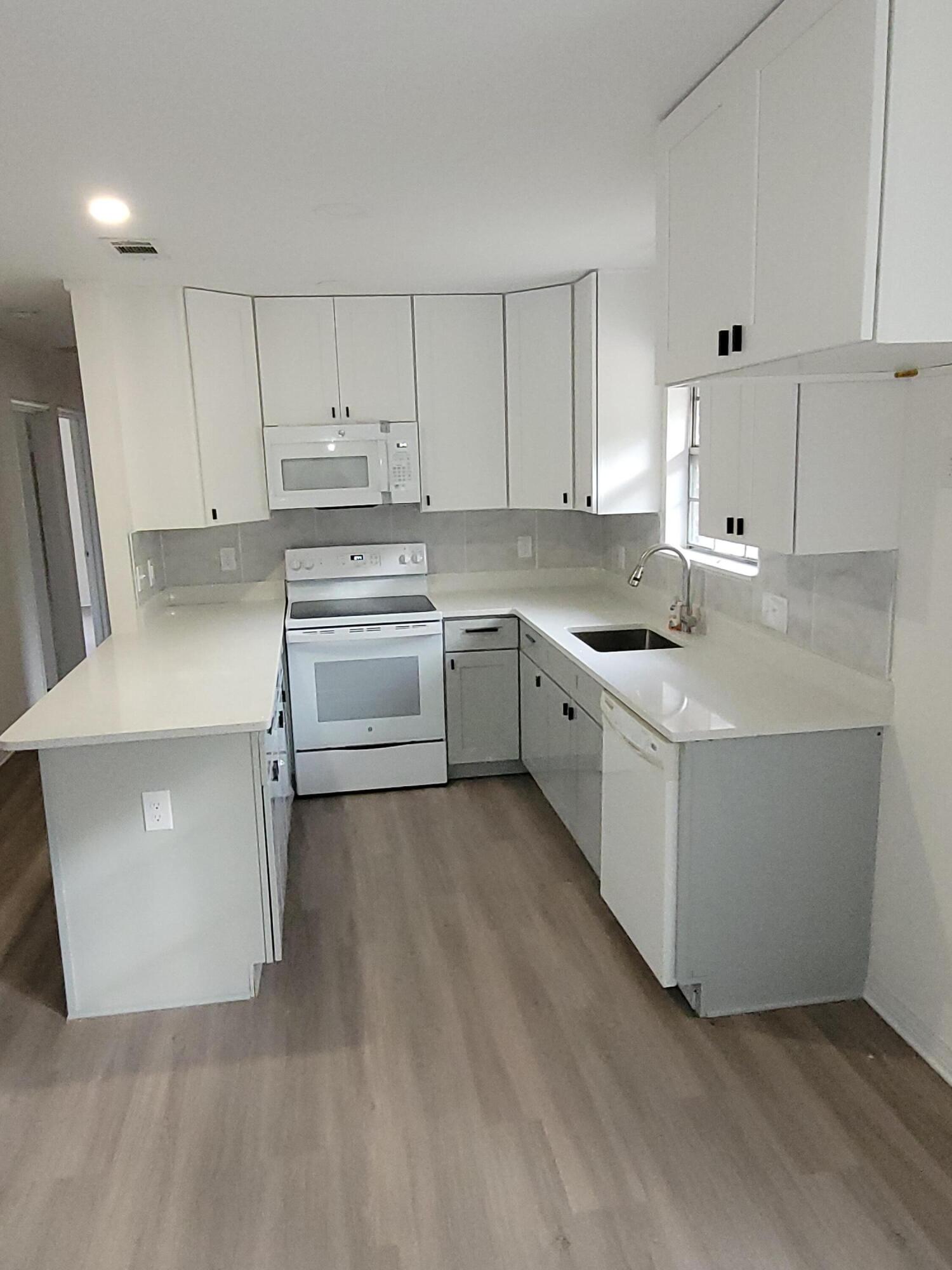 ADAMS POWELL EAST - Residential