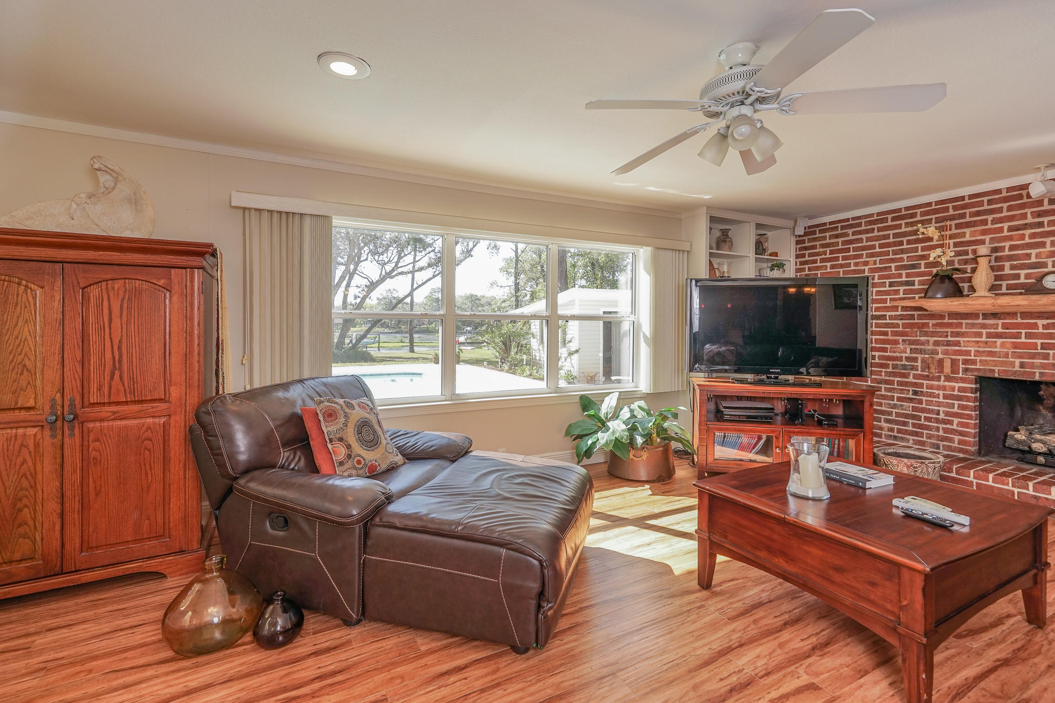 ELLIOTTS POINT 9TH ADDN - Residential