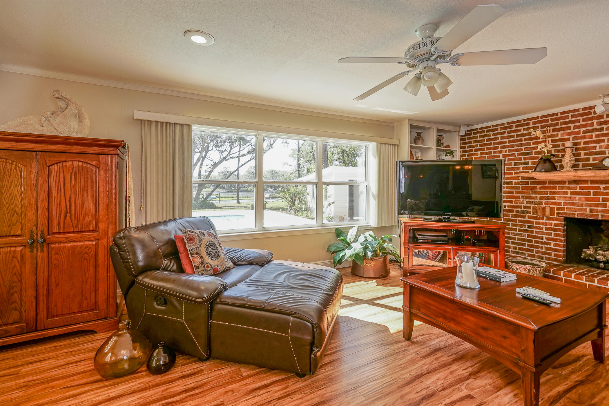 ELLIOTTS POINT 9TH ADDN - Residential