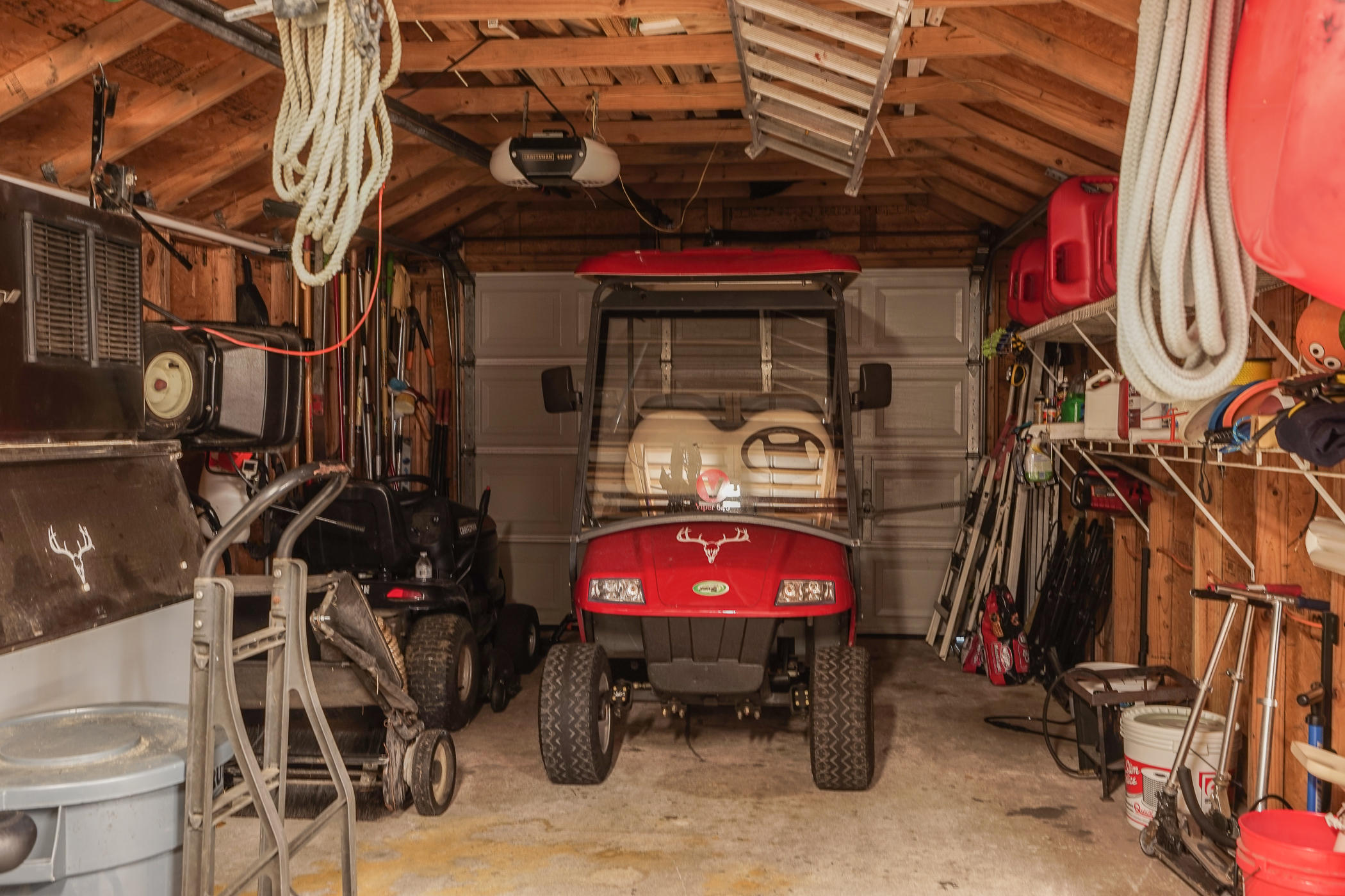 ELLIOTTS POINT 9TH ADDN - Residential