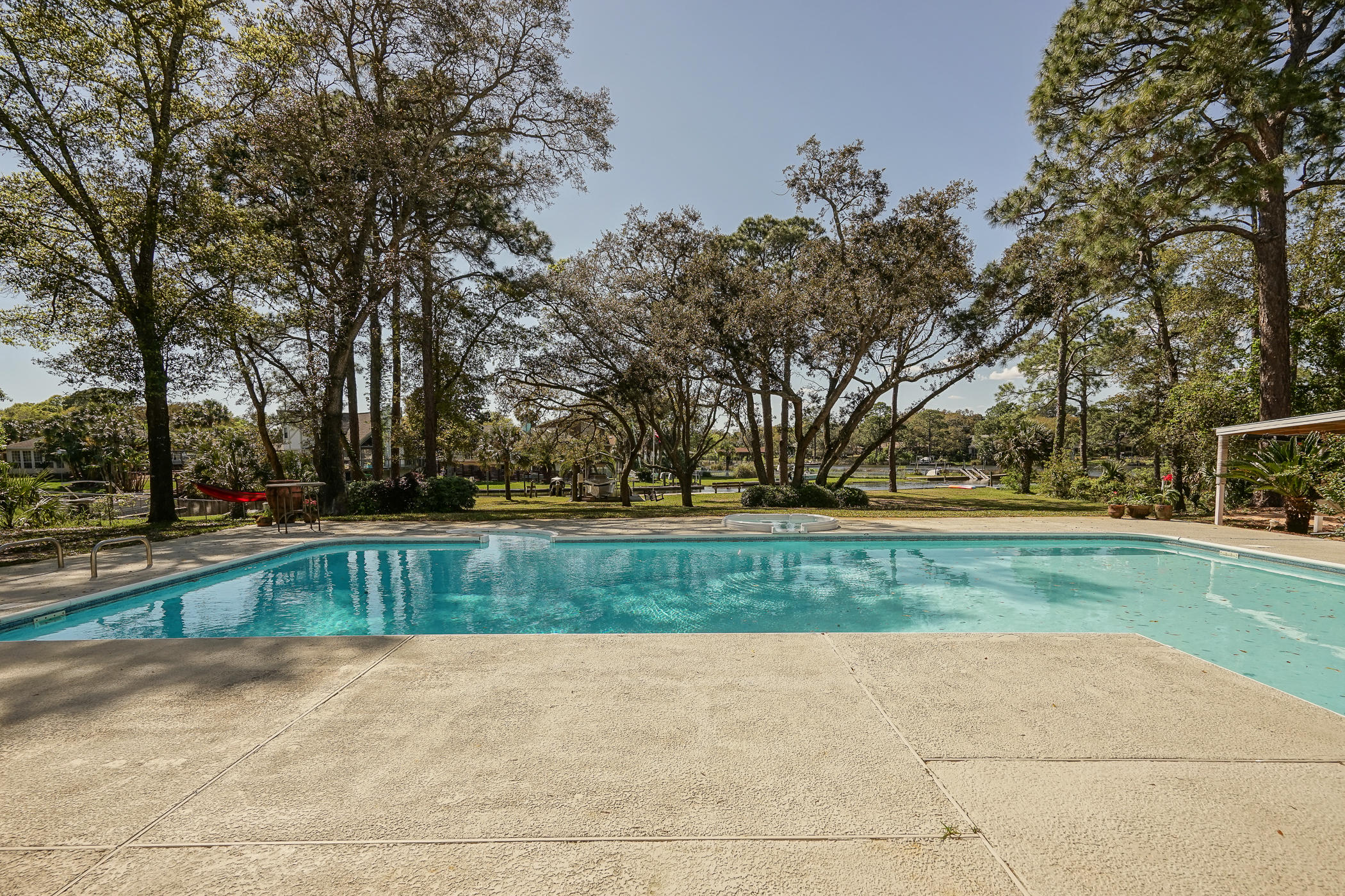 ELLIOTTS POINT 9TH ADDN - Residential