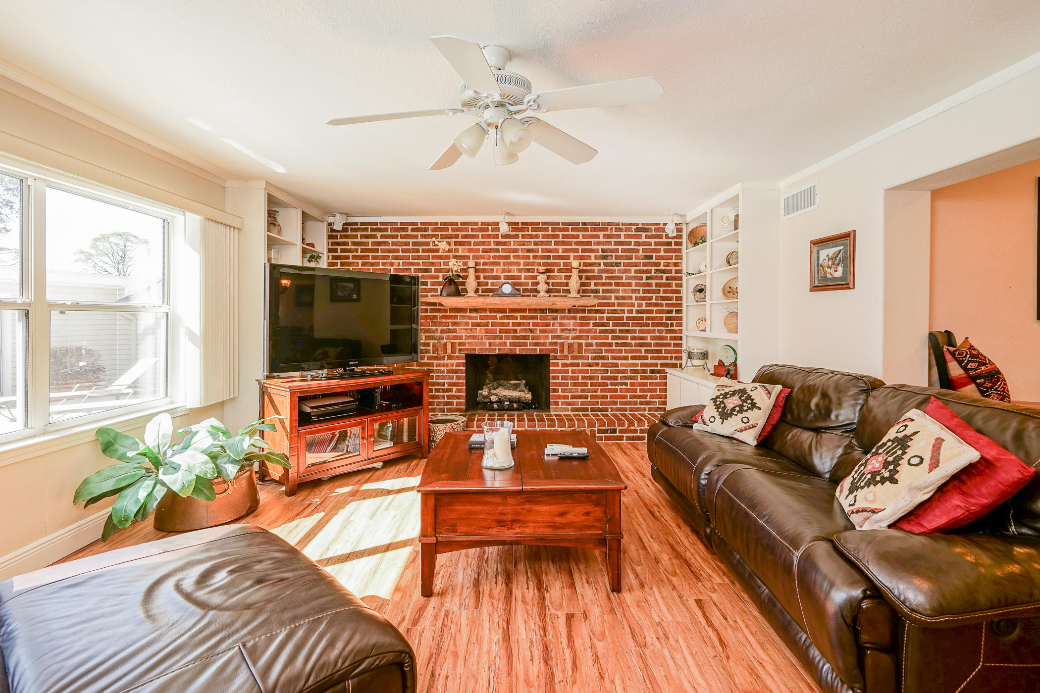 ELLIOTTS POINT 9TH ADDN - Residential