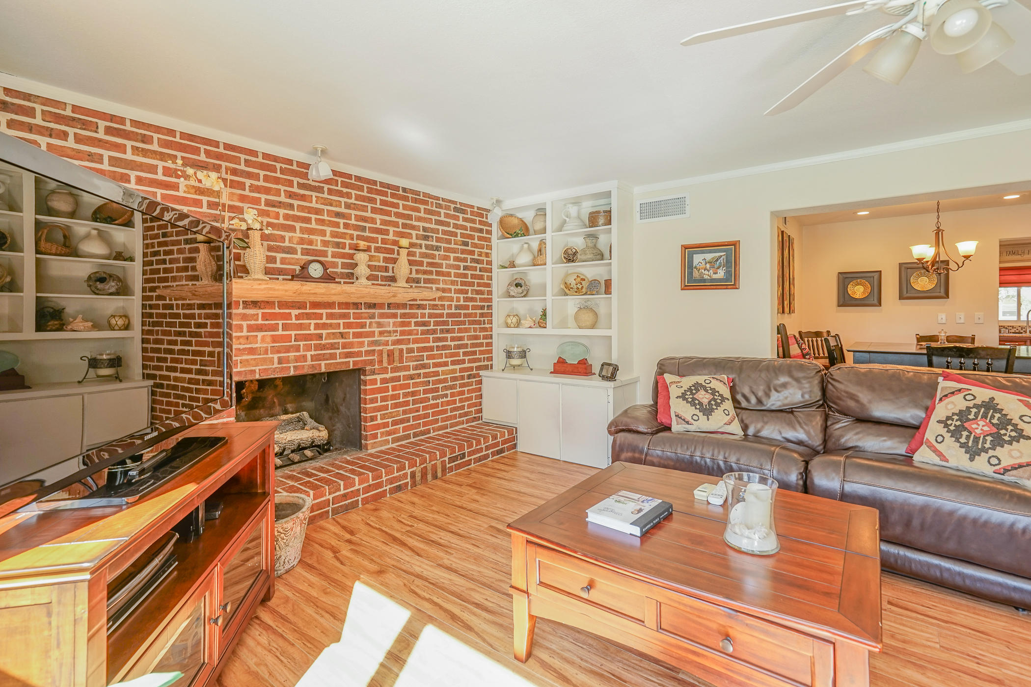 ELLIOTTS POINT 9TH ADDN - Residential