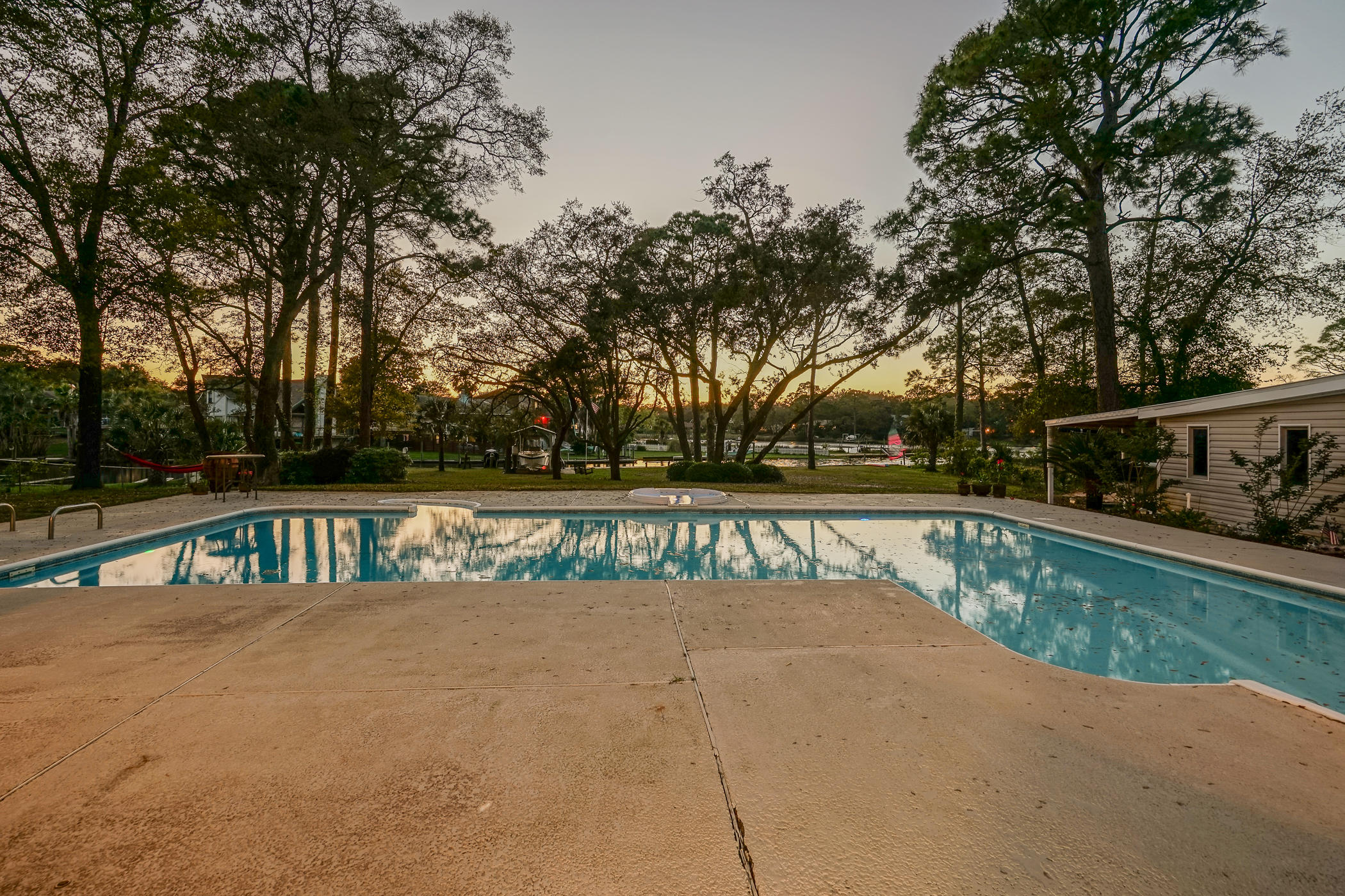 ELLIOTTS POINT 9TH ADDN - Residential