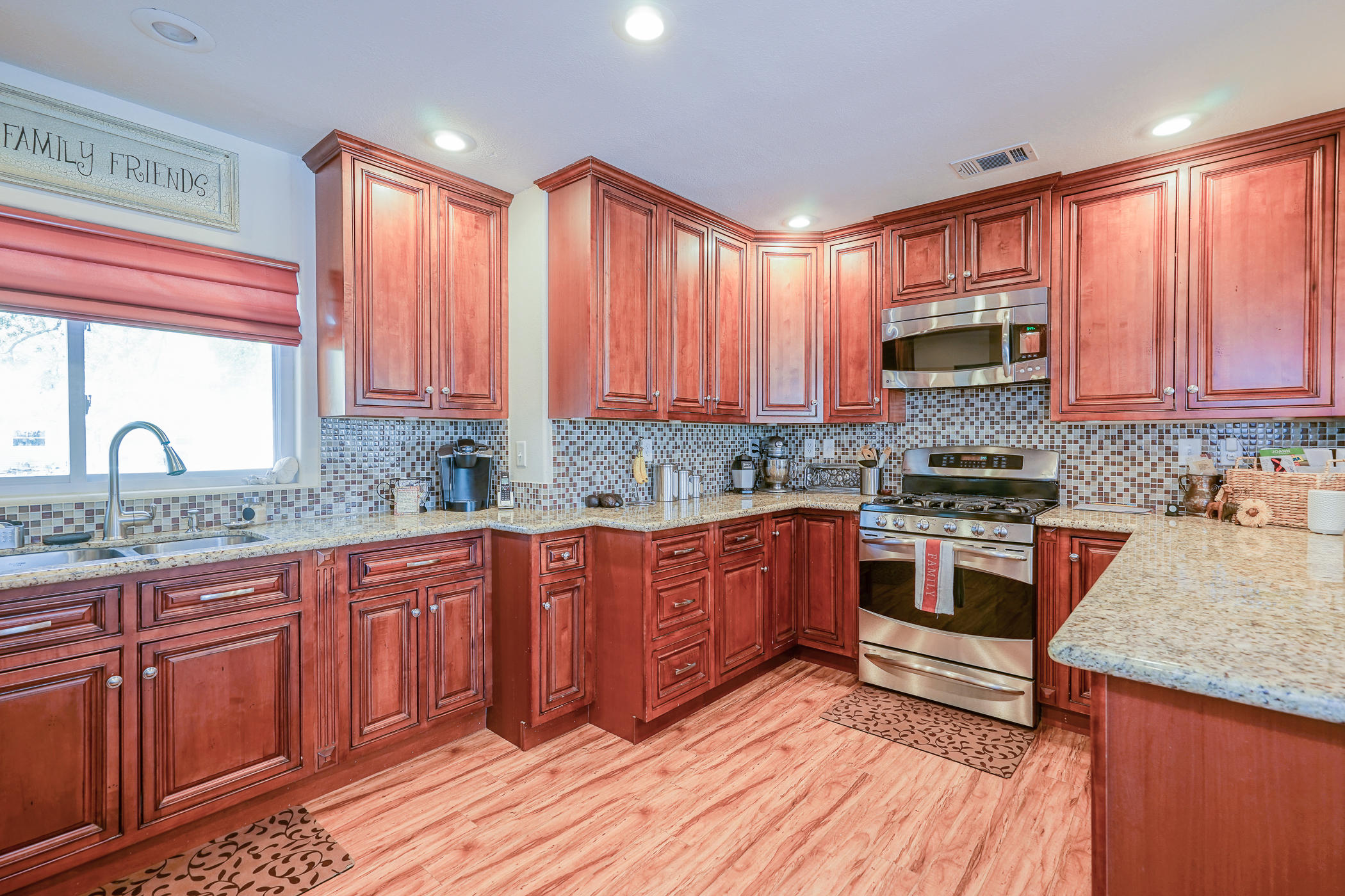 ELLIOTTS POINT 9TH ADDN - Residential