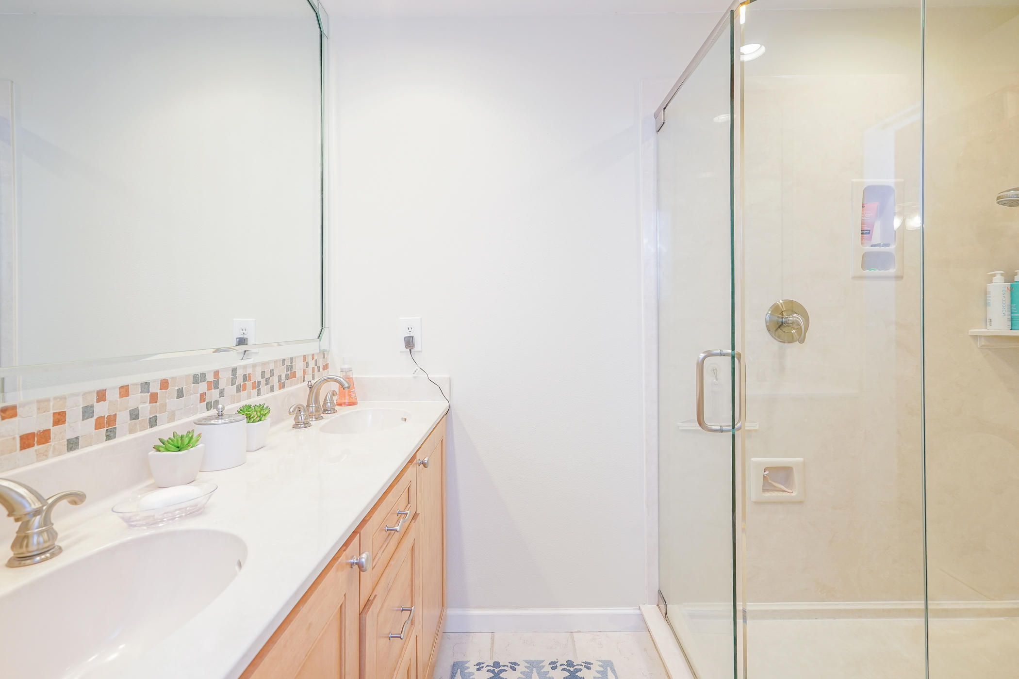 ELLIOTTS POINT 9TH ADDN - Residential