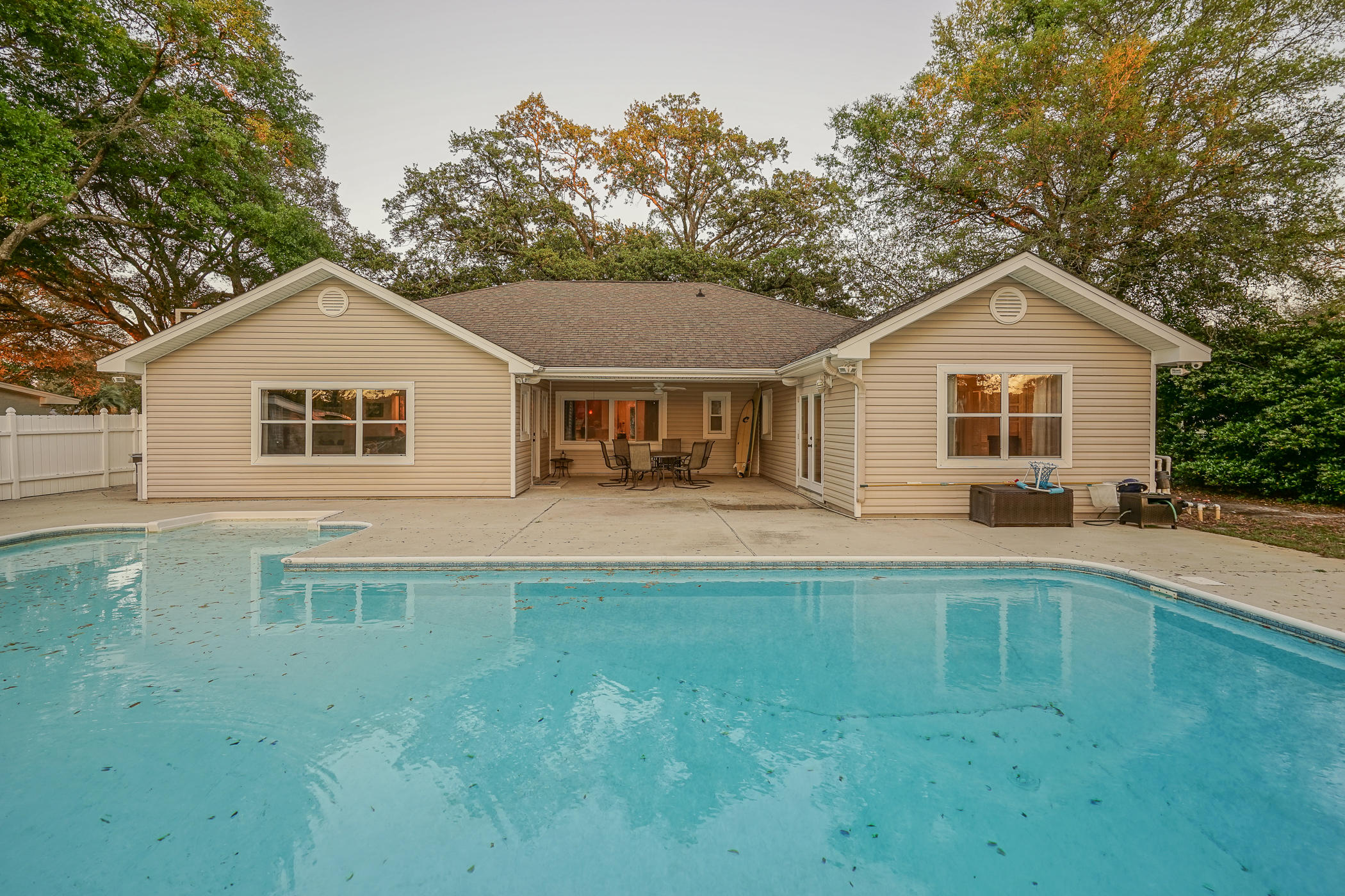 ELLIOTTS POINT 9TH ADDN - Residential