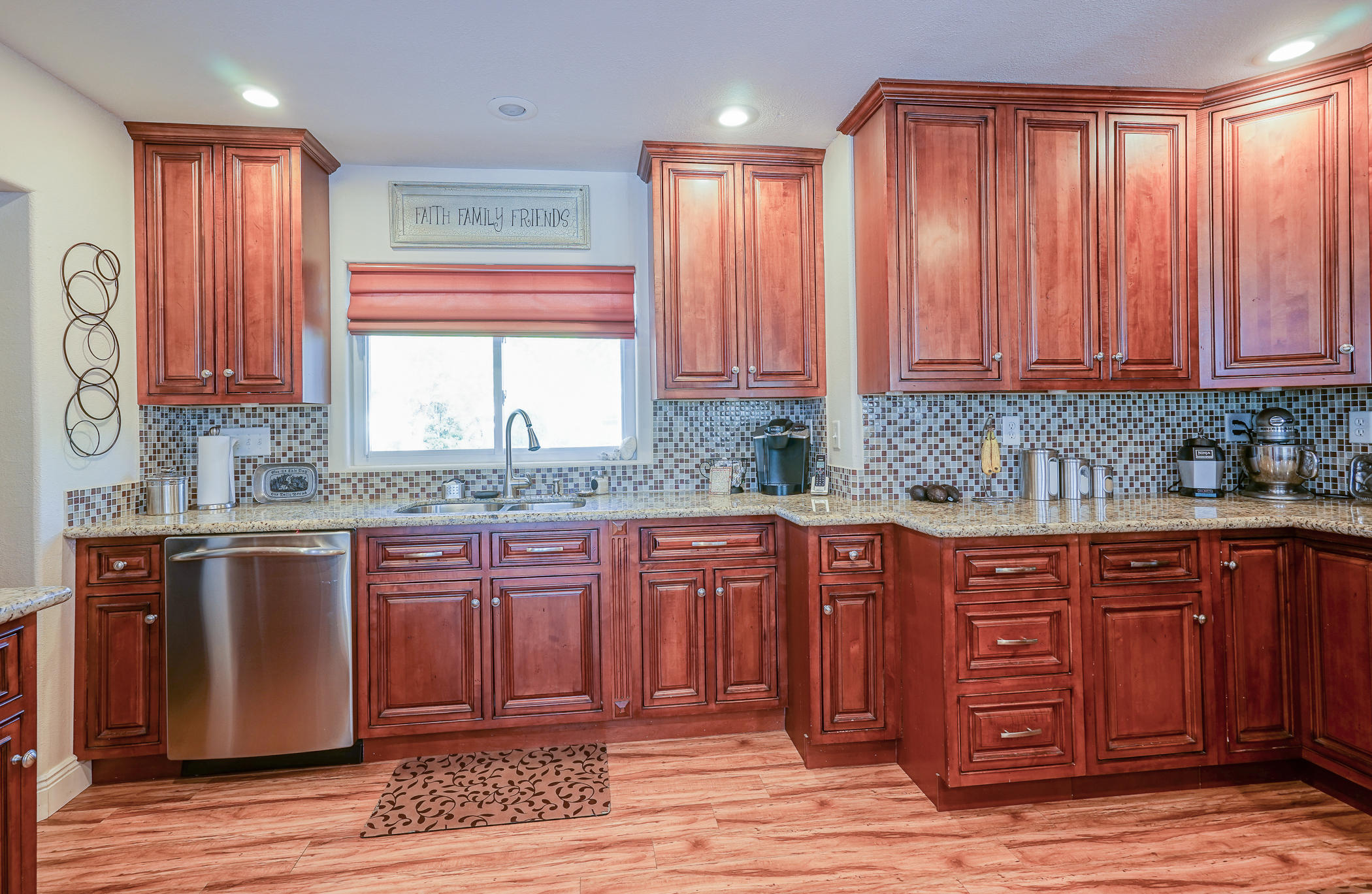 ELLIOTTS POINT 9TH ADDN - Residential