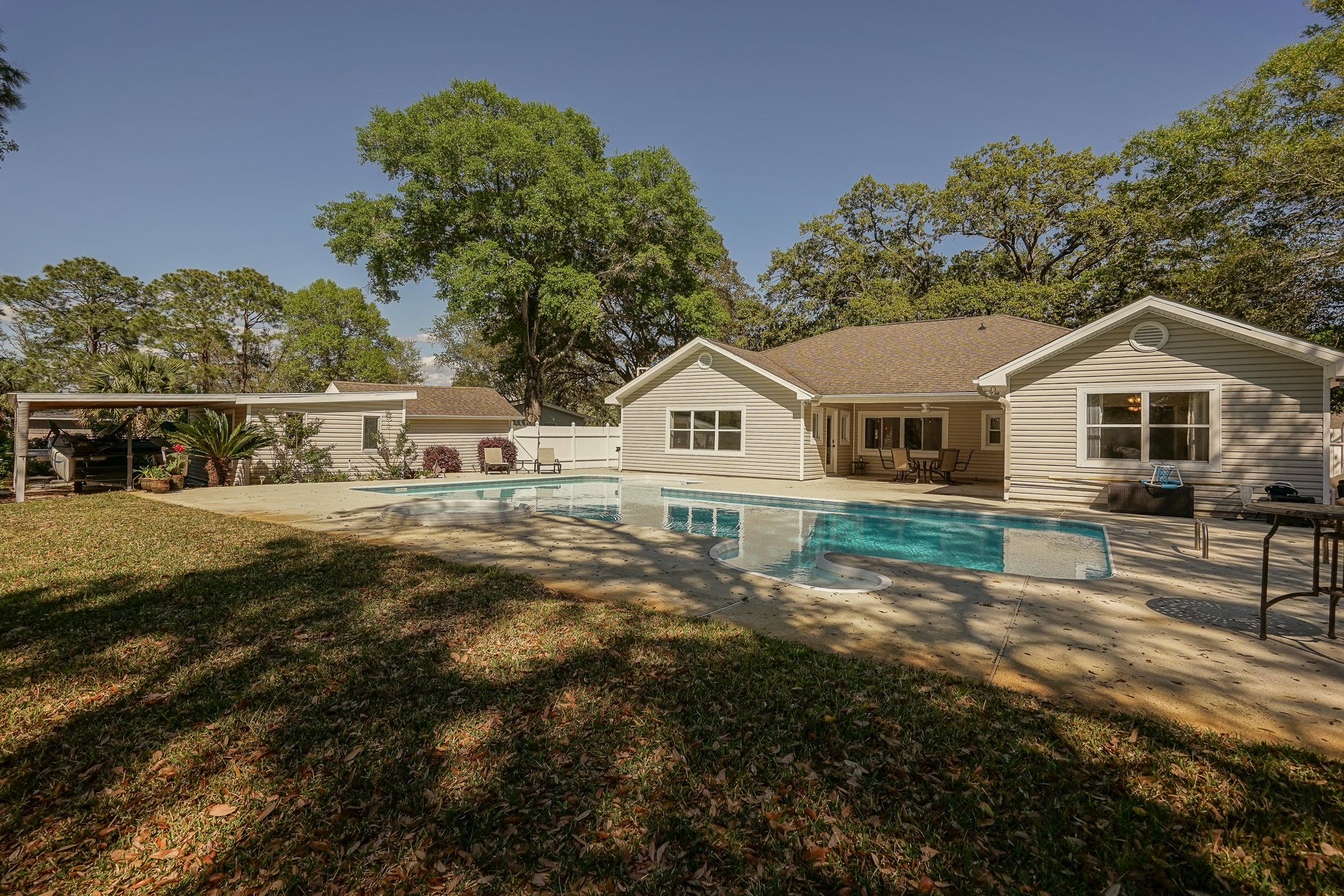 ELLIOTTS POINT 9TH ADDN - Residential