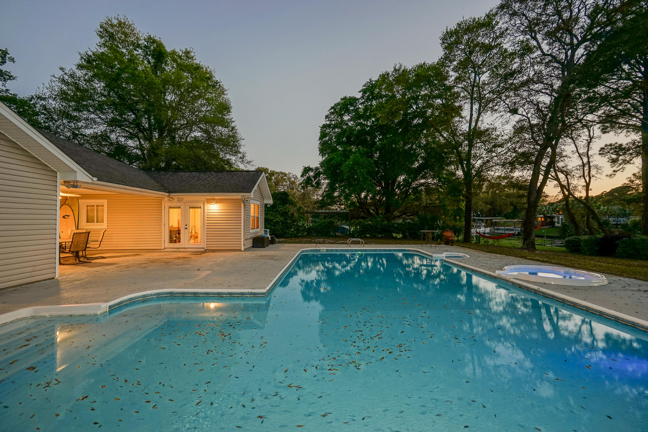 ELLIOTTS POINT 9TH ADDN - Residential