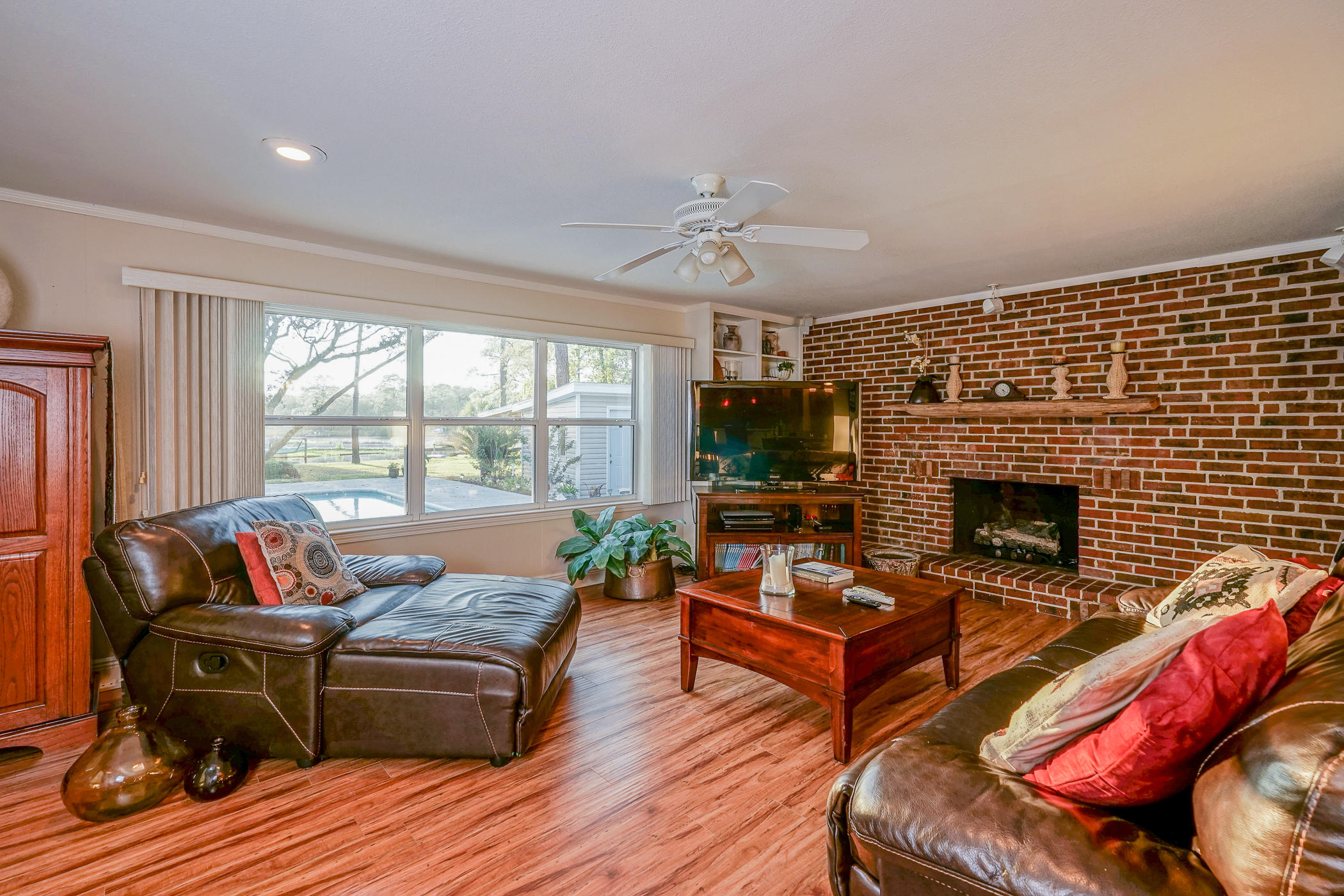 ELLIOTTS POINT 9TH ADDN - Residential