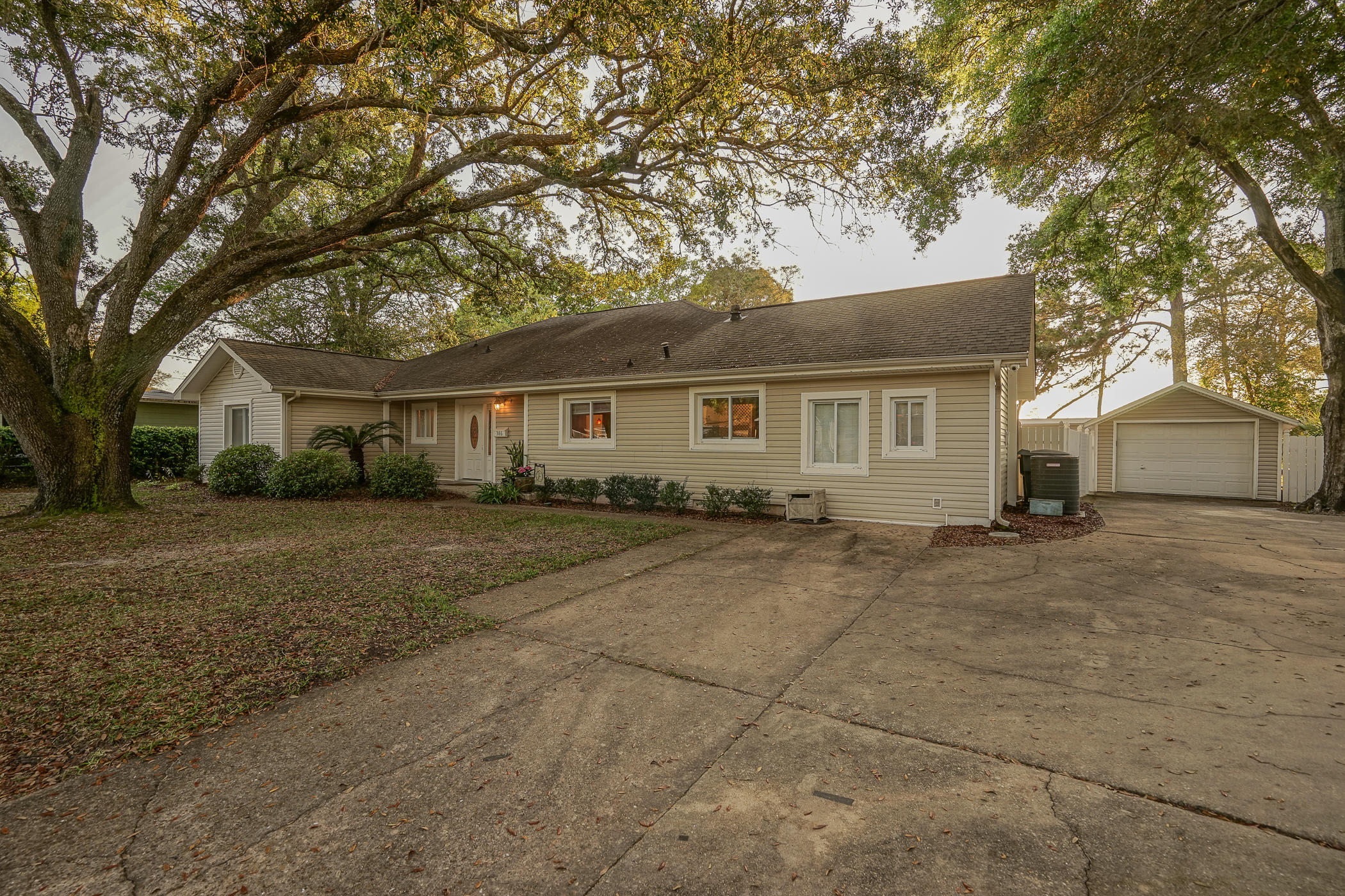 ELLIOTTS POINT 9TH ADDN - Residential