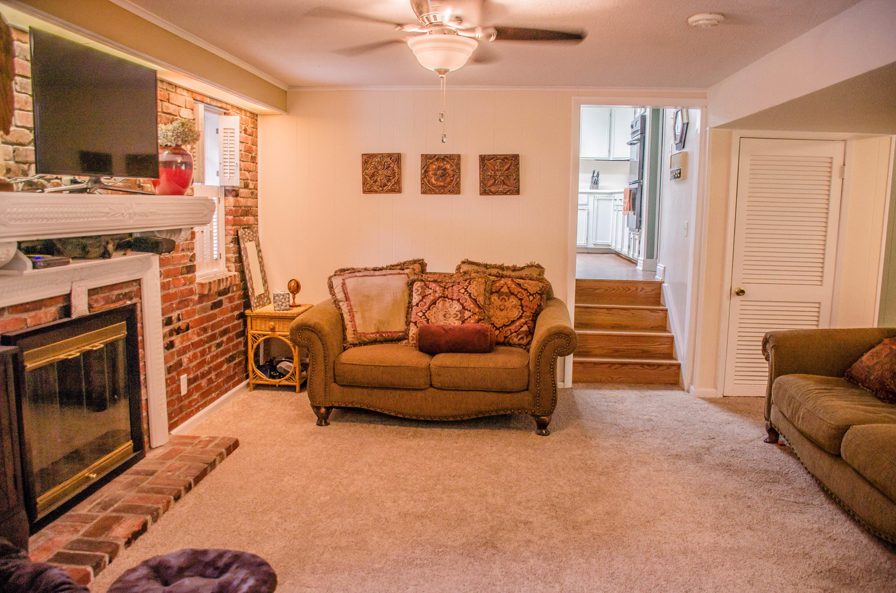 COUNTRY CLUB ESTATES - Residential