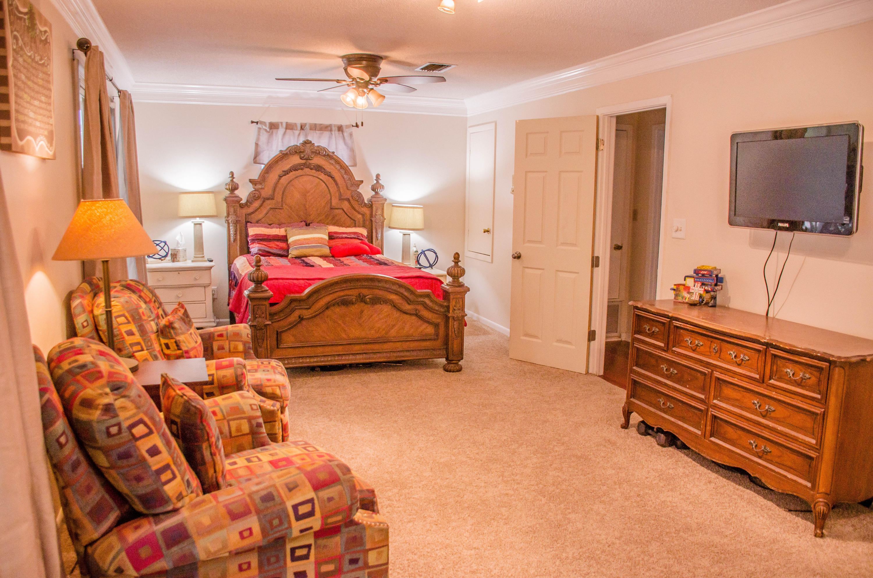 COUNTRY CLUB ESTATES - Residential