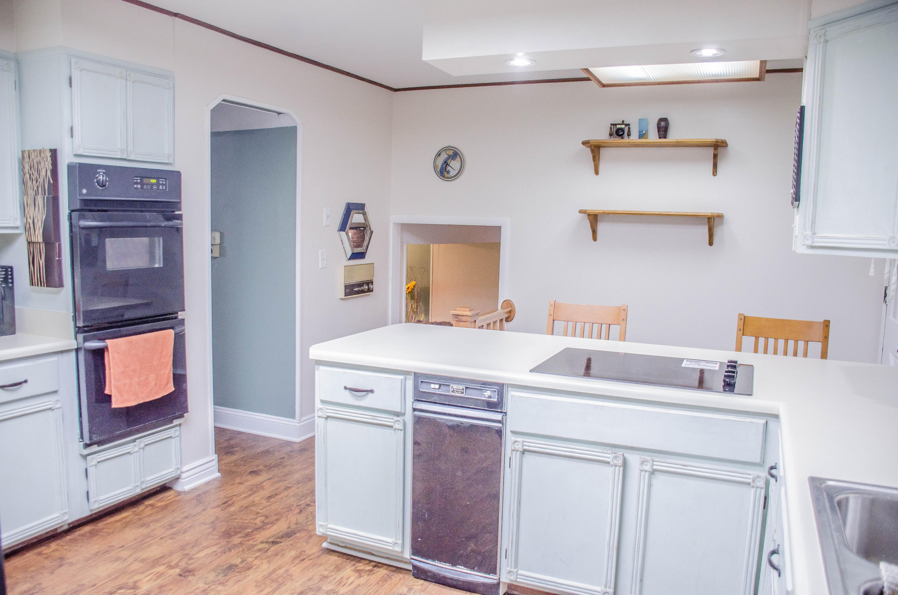 COUNTRY CLUB ESTATES - Residential