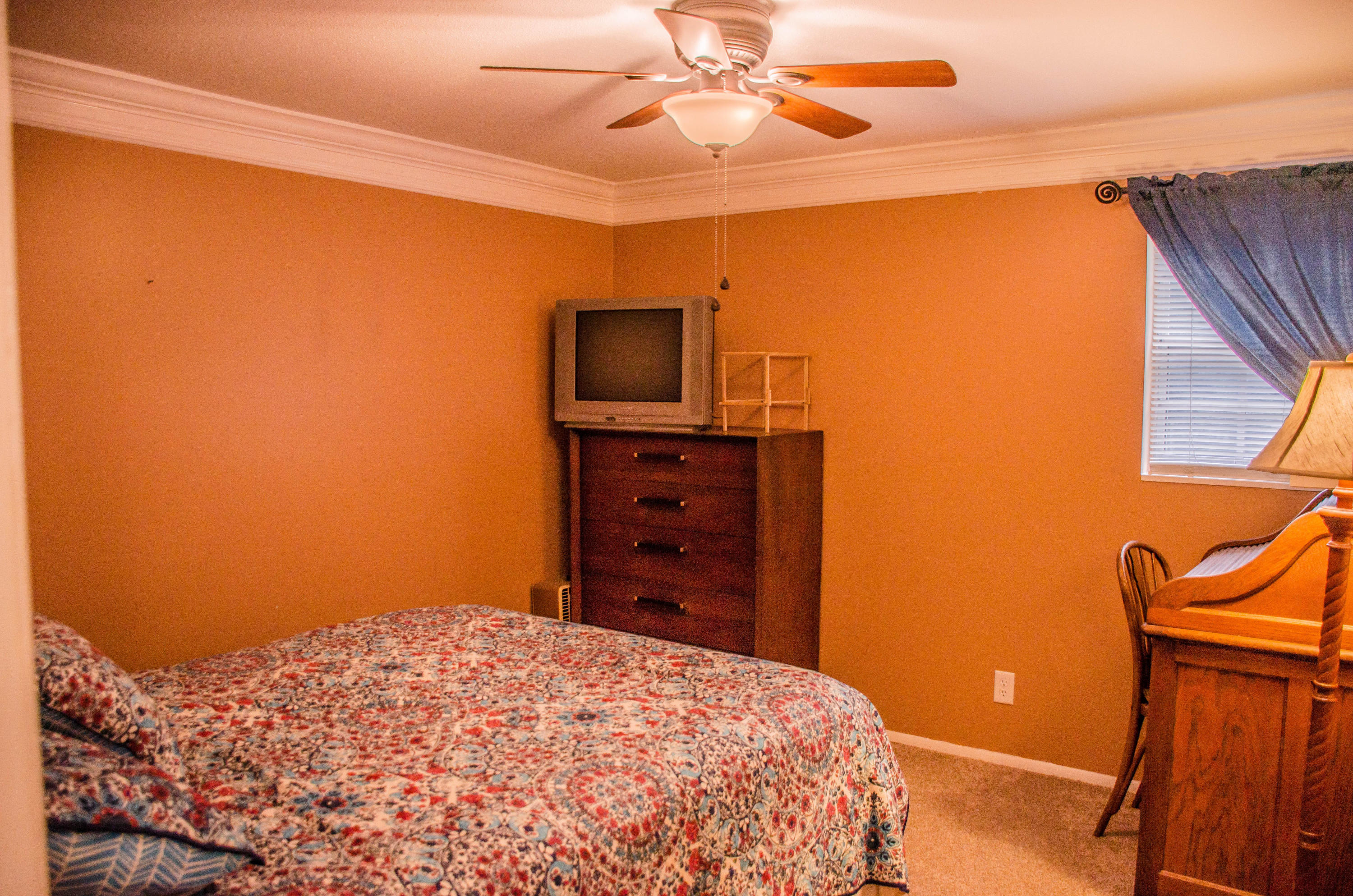 COUNTRY CLUB ESTATES - Residential