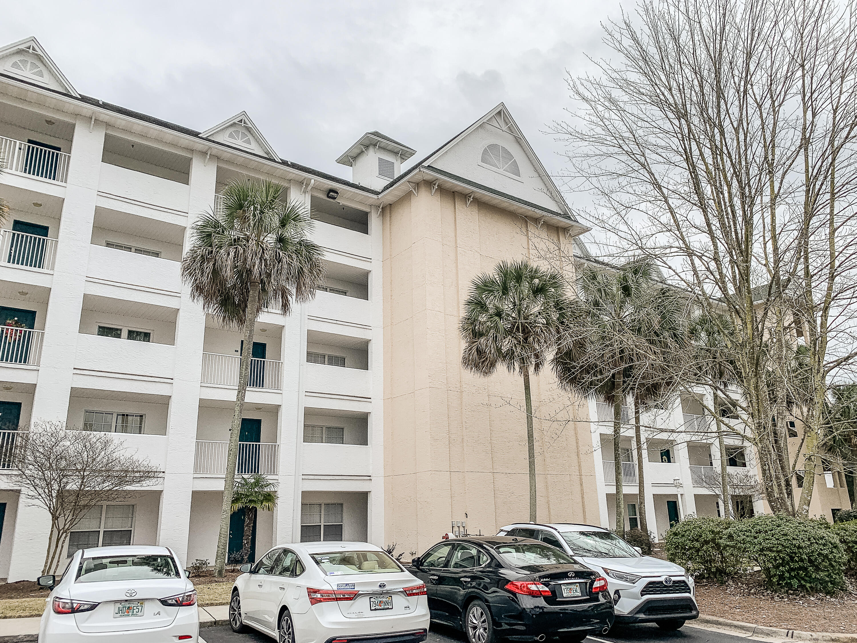 FLORIDA CLUB - Residential Lease