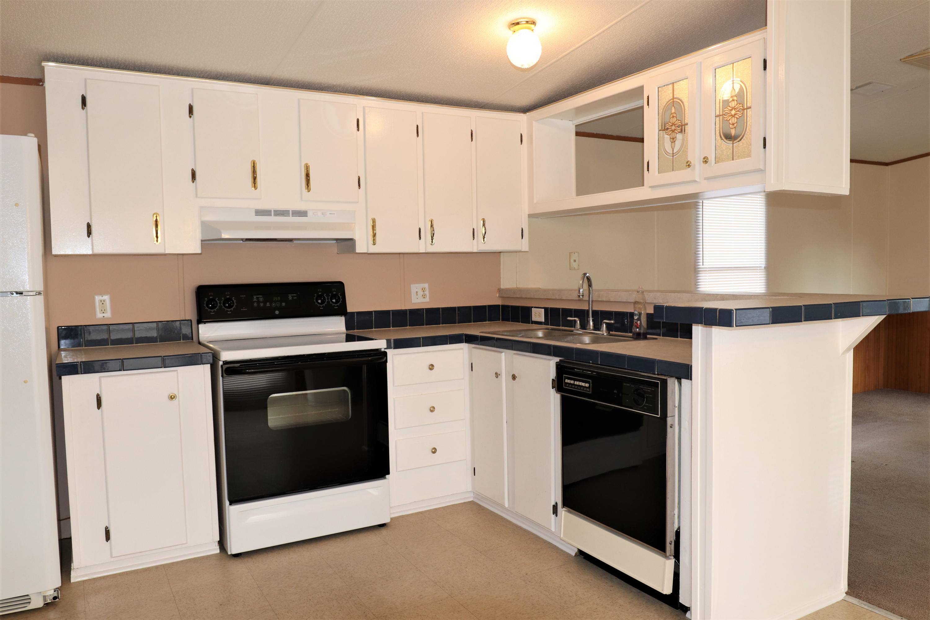 OAKWOOD LAKES ESTATES - Residential