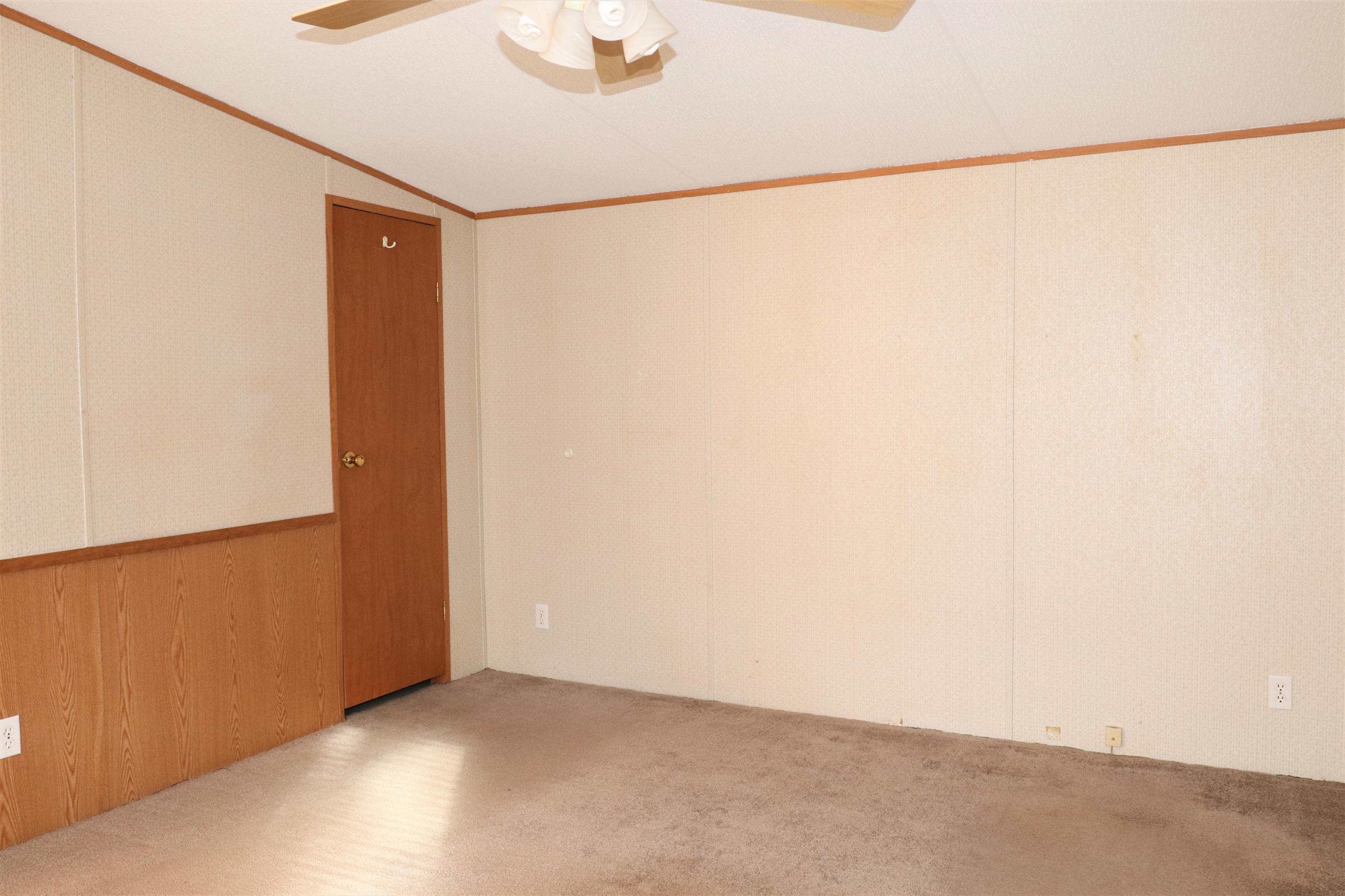 OAKWOOD LAKES ESTATES - Residential