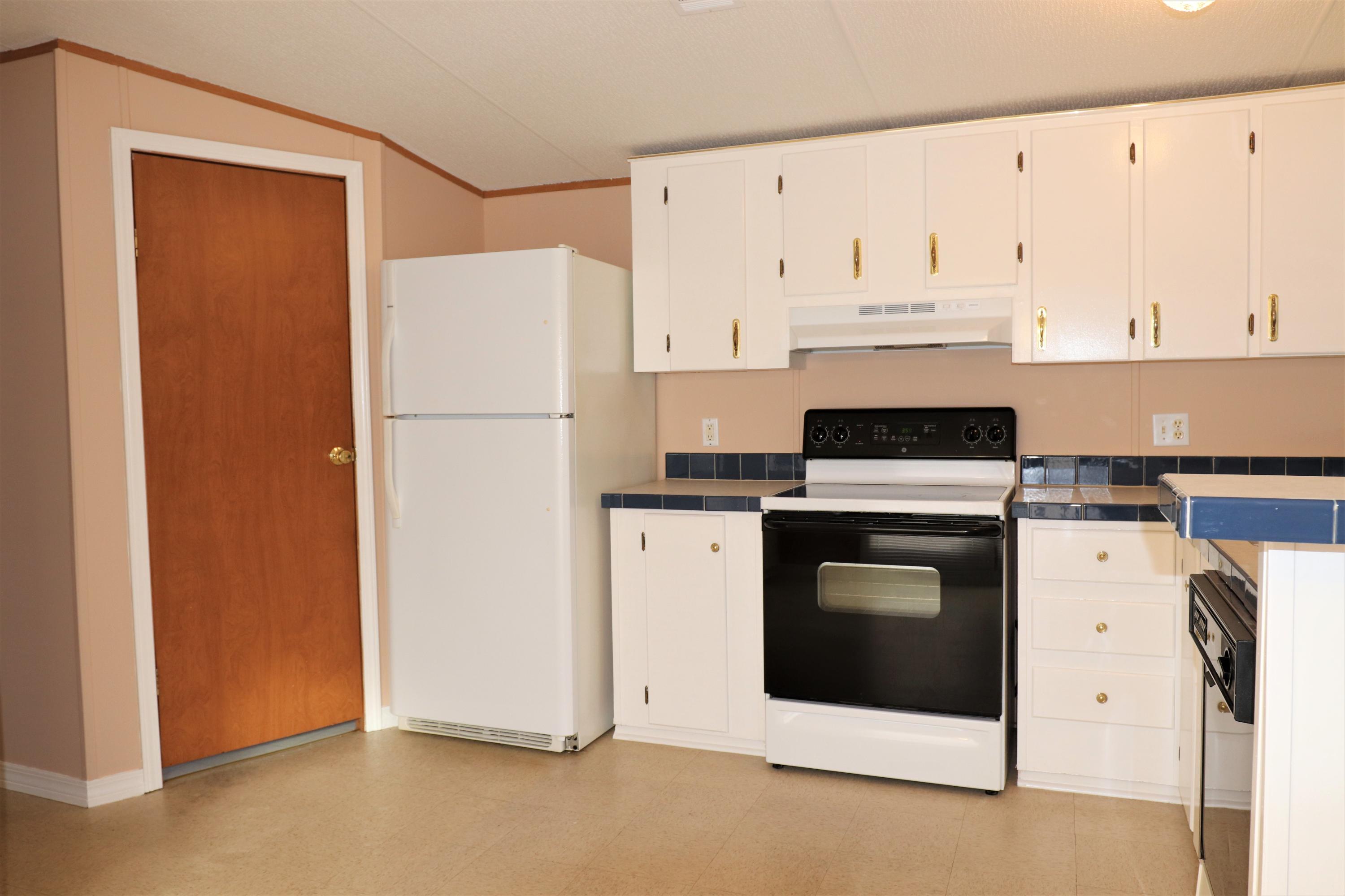 OAKWOOD LAKES ESTATES - Residential