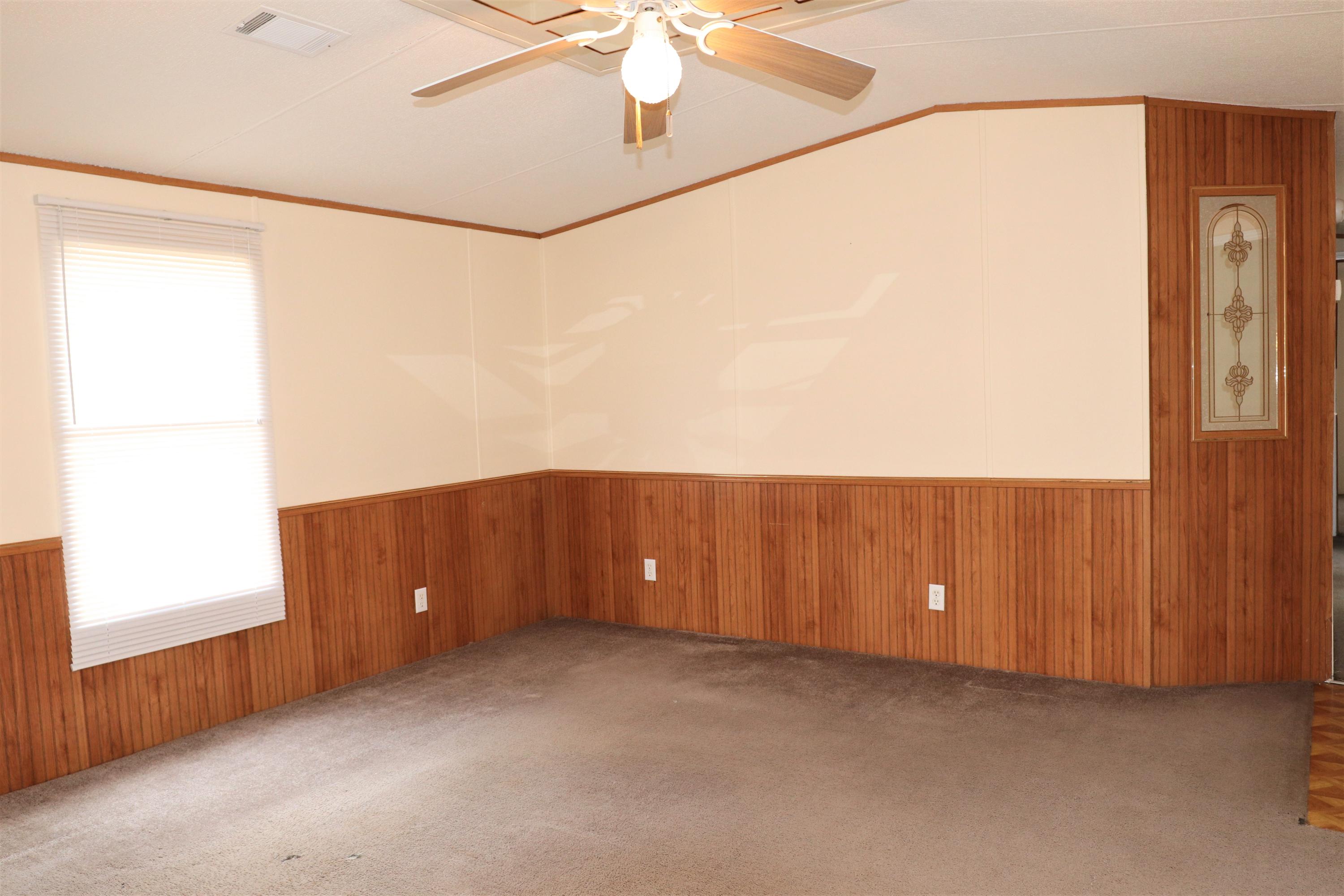 OAKWOOD LAKES ESTATES - Residential