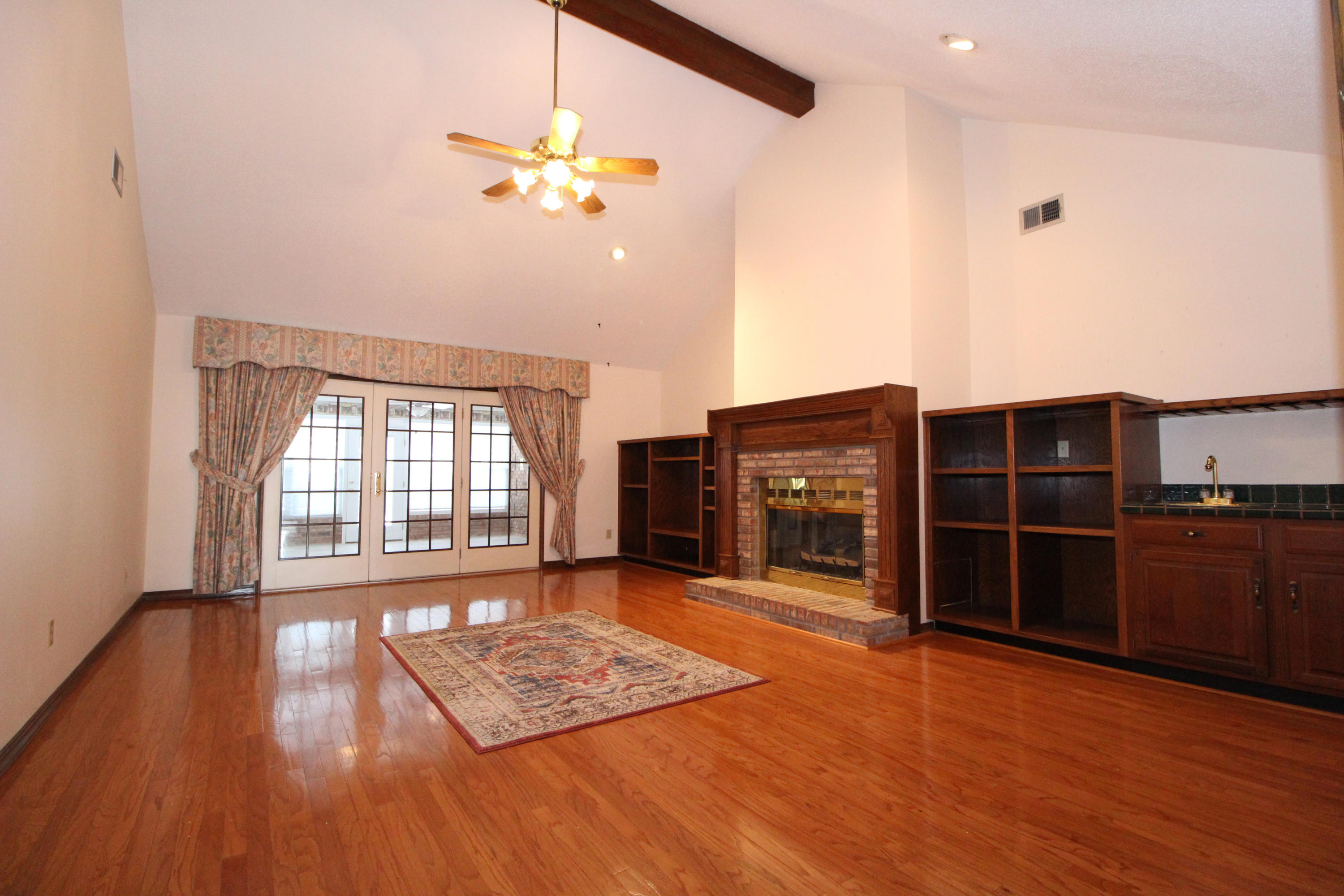 HANDS COVE - Residential