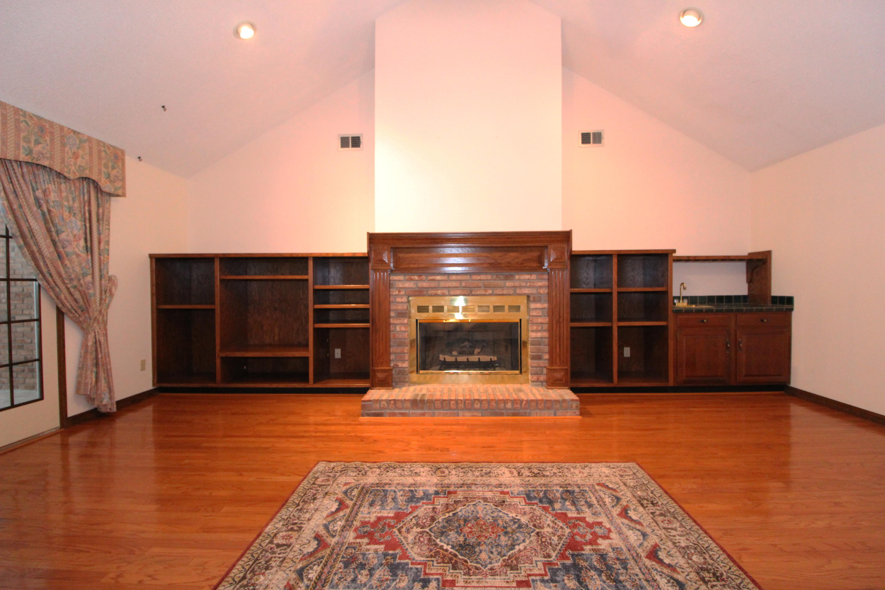 HANDS COVE - Residential