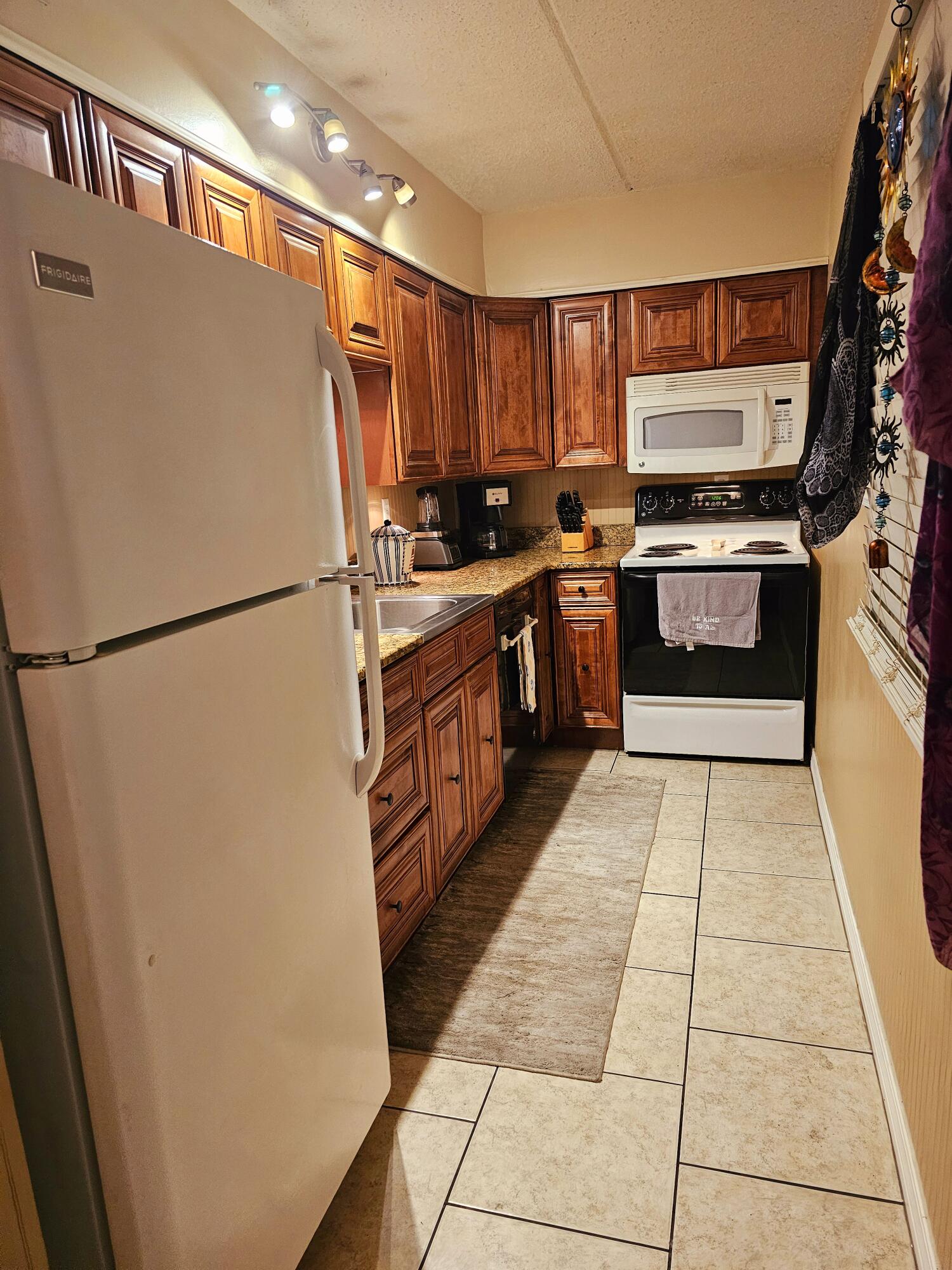 CEDARS CONDO - Residential