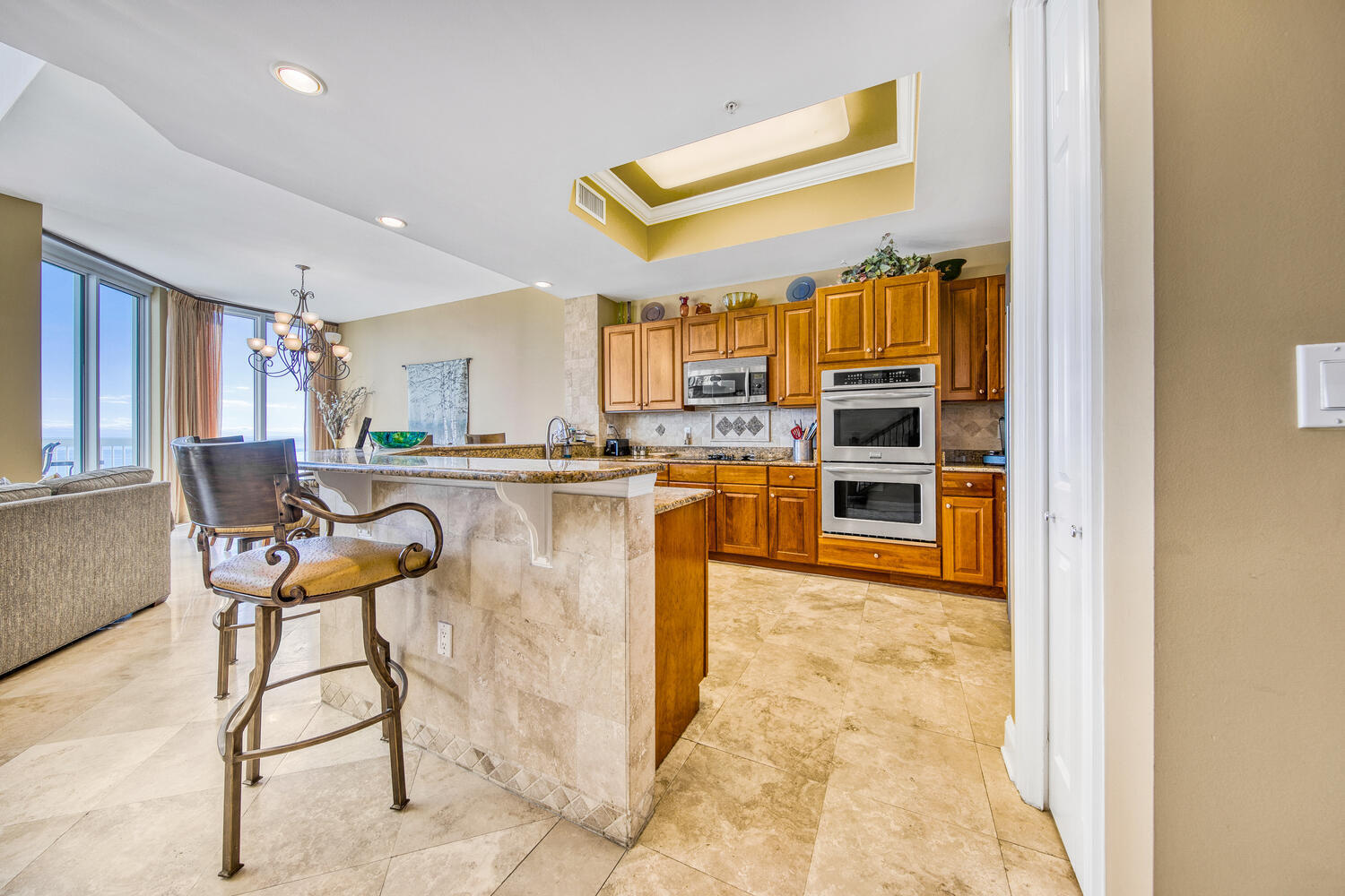 SILVER BEACH TOWERS - Residential