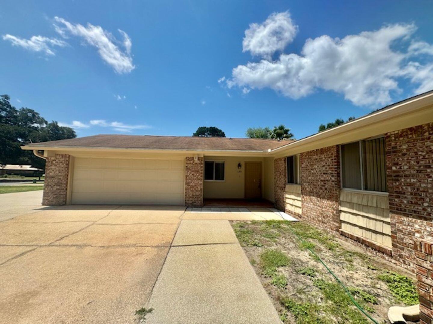 PALM ESTATES UNIT 2 - Residential Lease