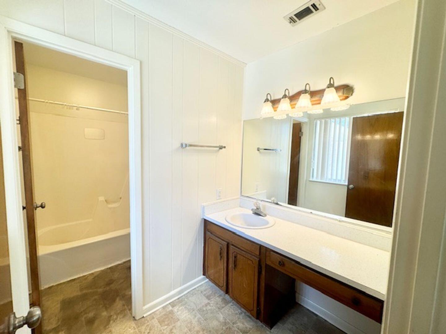 PALM ESTATES UNIT 2 - Residential Lease