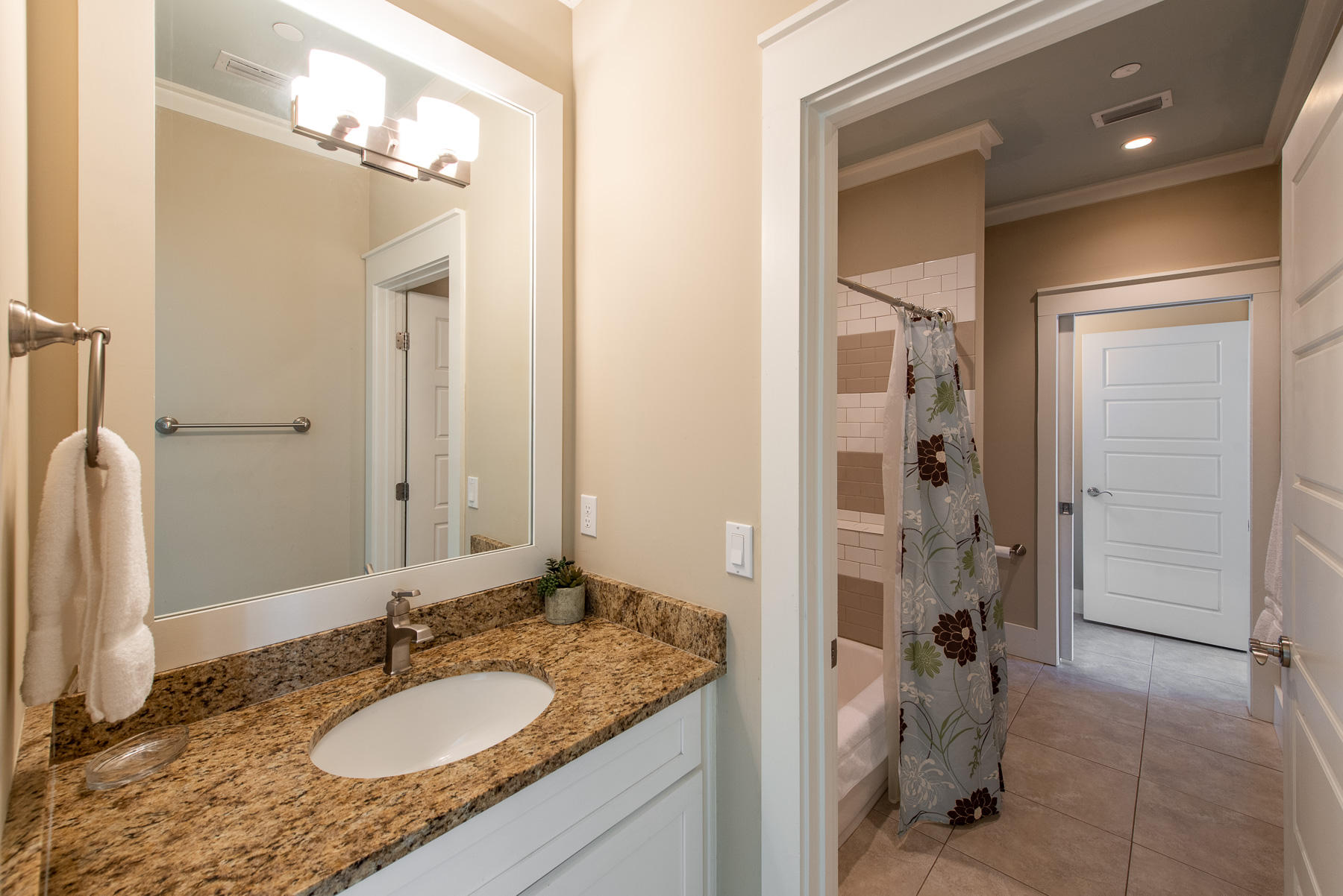 TRESCA PLACE - Residential