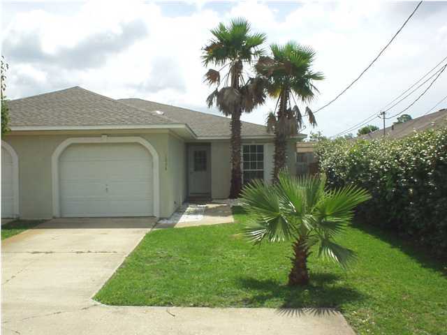 LOOK NO FARTHER! THIS CLEAN, SPACIOUS, STUCCO 3BD/2BA PATIO HOME IS JUST WHAT YOU'VE BEEN LOOKING FOR. QUIET COUNTRY LIVING YET CONVENIENTLY LOCATED IN DOWNTOWN NAVARRE ONLY MINUTES AWAY FROM NAVARRE BEACH AND A 20 TO 30 MINUTE COMMUTE TO HURLBURT FIELD AFB. MAJOR APPLIANCES INCLUDES WASHER & DRYER TOO, PLUS THE BONUS OF A ONE CAR GARAGE. MOVE IN READY!!!! SHOWING BY APPOINTMENTS ONLY.