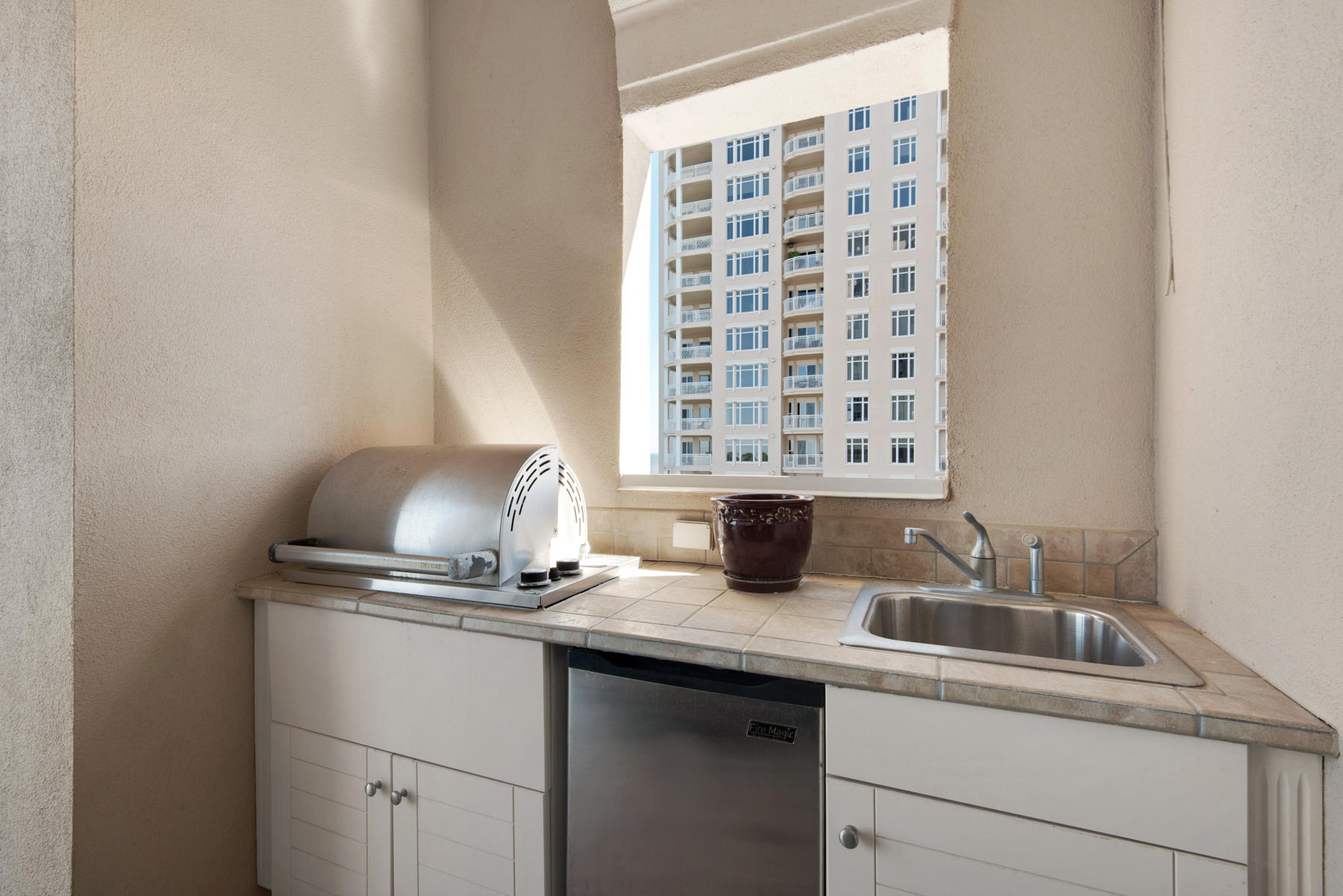 ONE WATER PLACE AT KELLY PLANTATION - Residential