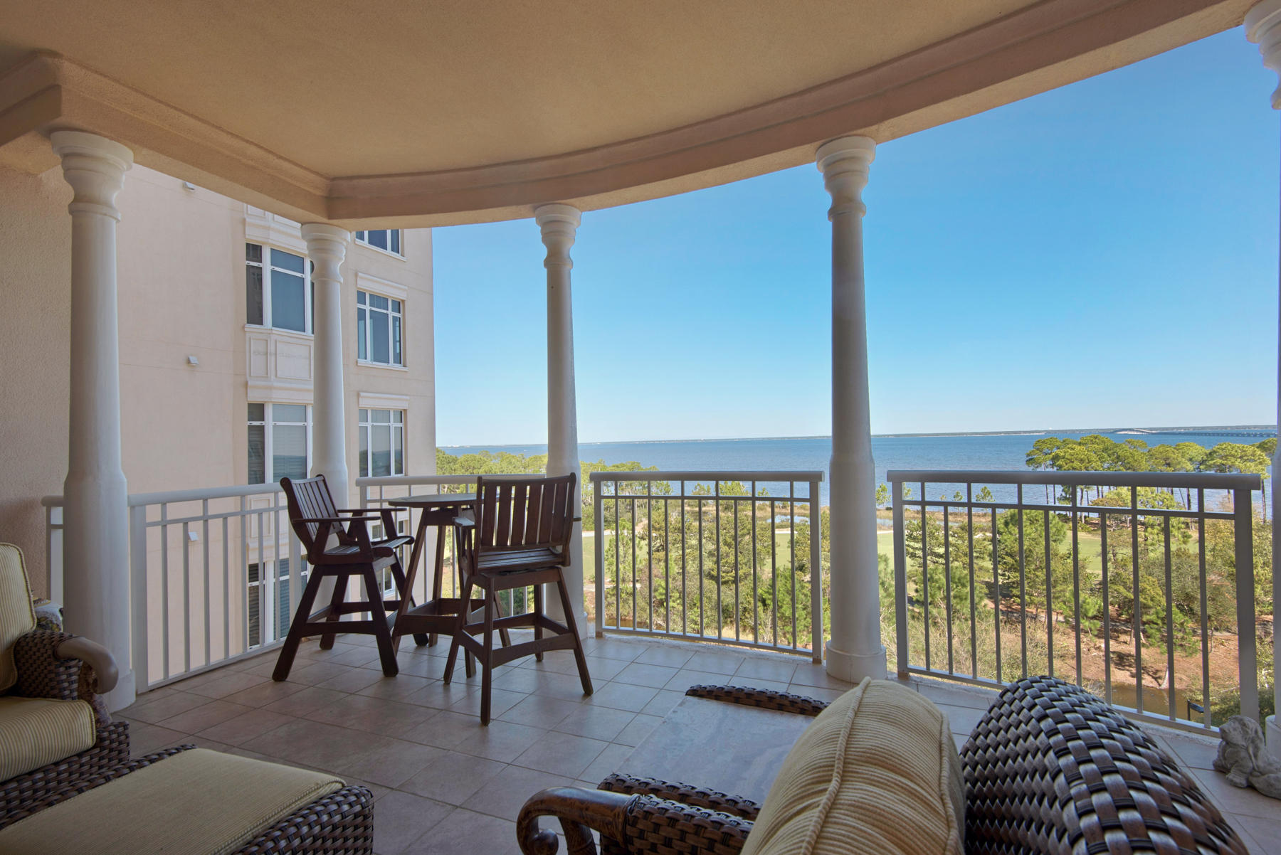 ONE WATER PLACE AT KELLY PLANTATION - Residential