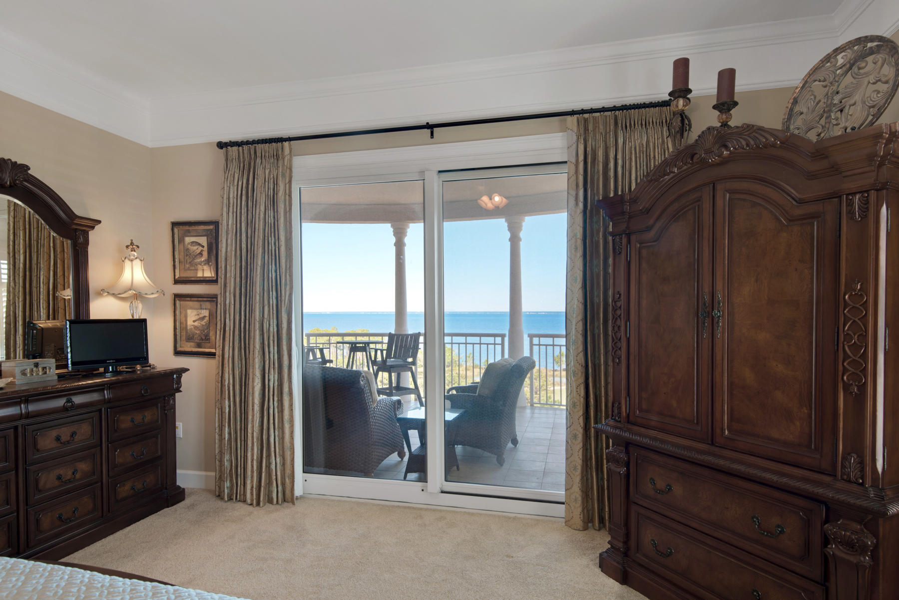 ONE WATER PLACE AT KELLY PLANTATION - Residential