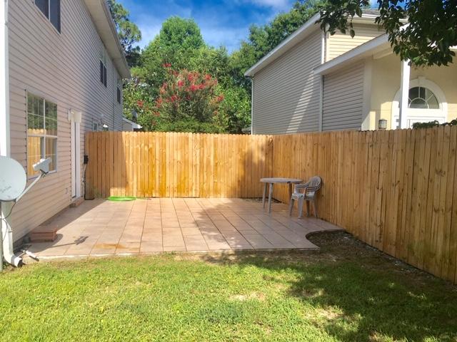 ADASHAN GARDYNS - Residential Lease