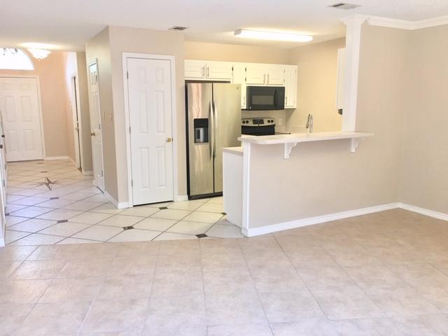 ADASHAN GARDYNS - Residential Lease